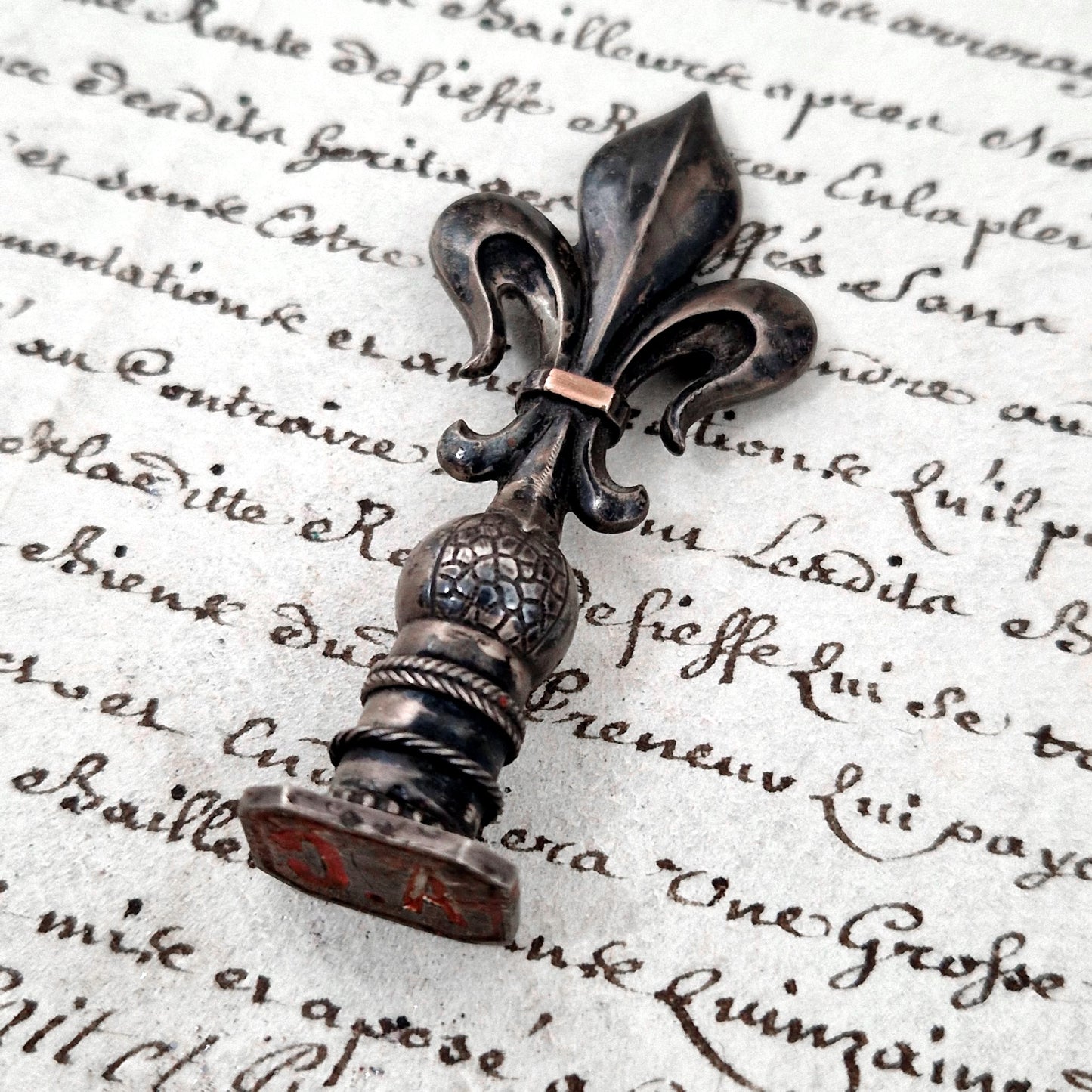 cachet metal monogramme c-a