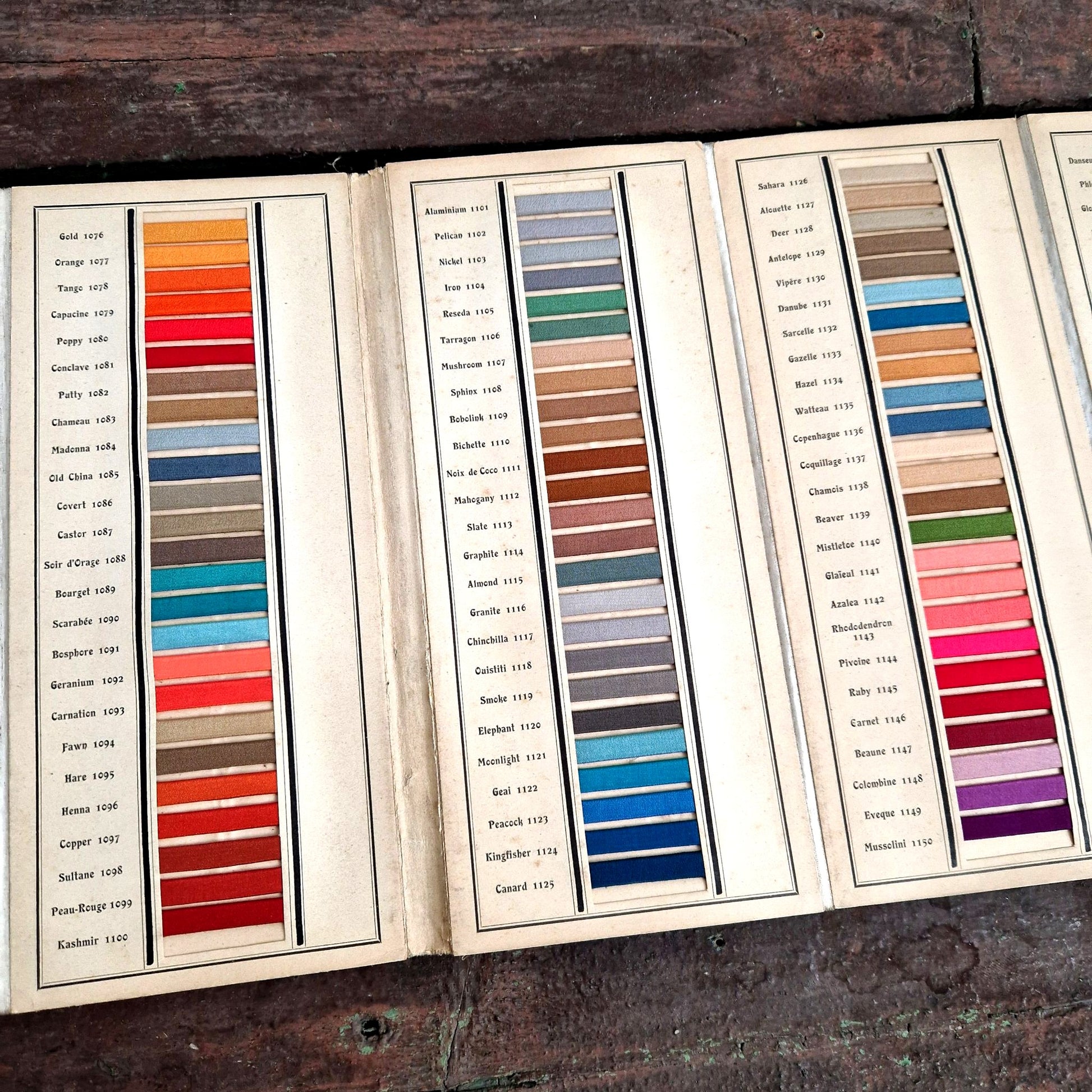 carnet textile soie nuances 1900