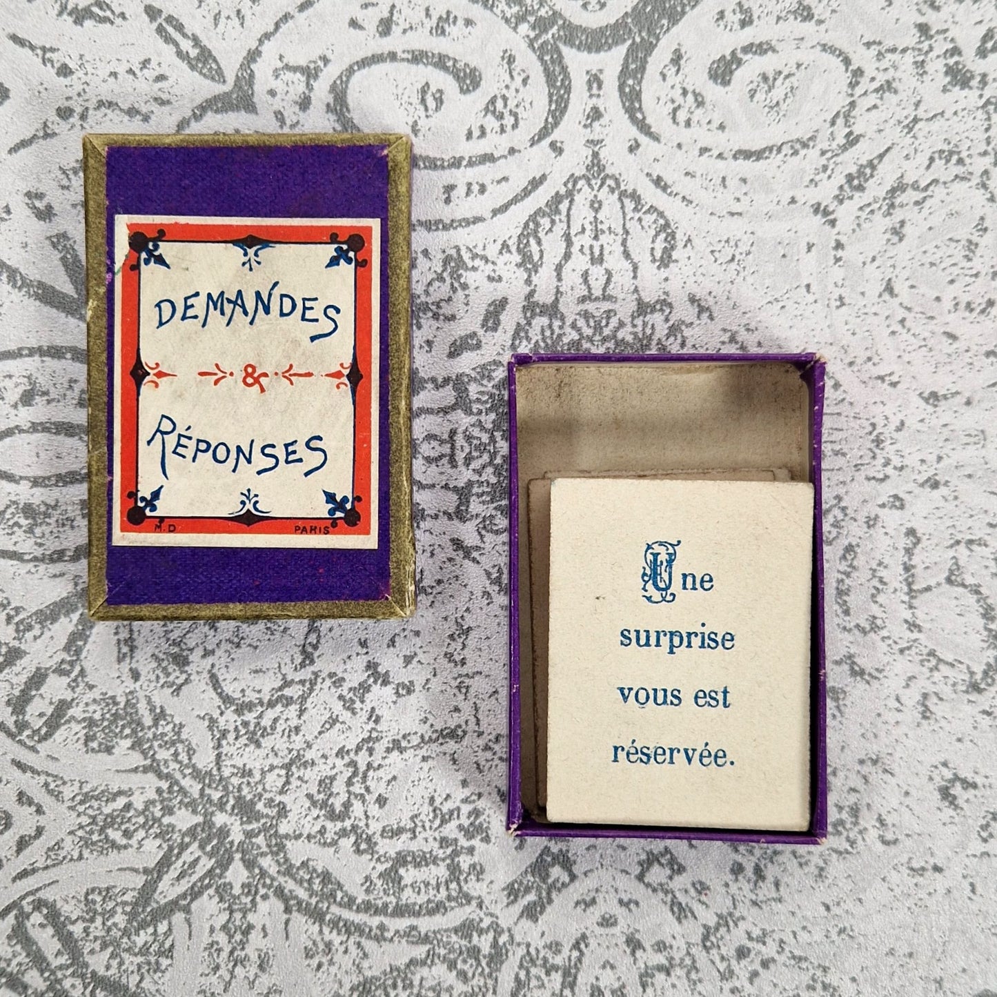 cartes divinatoires anciennes salon