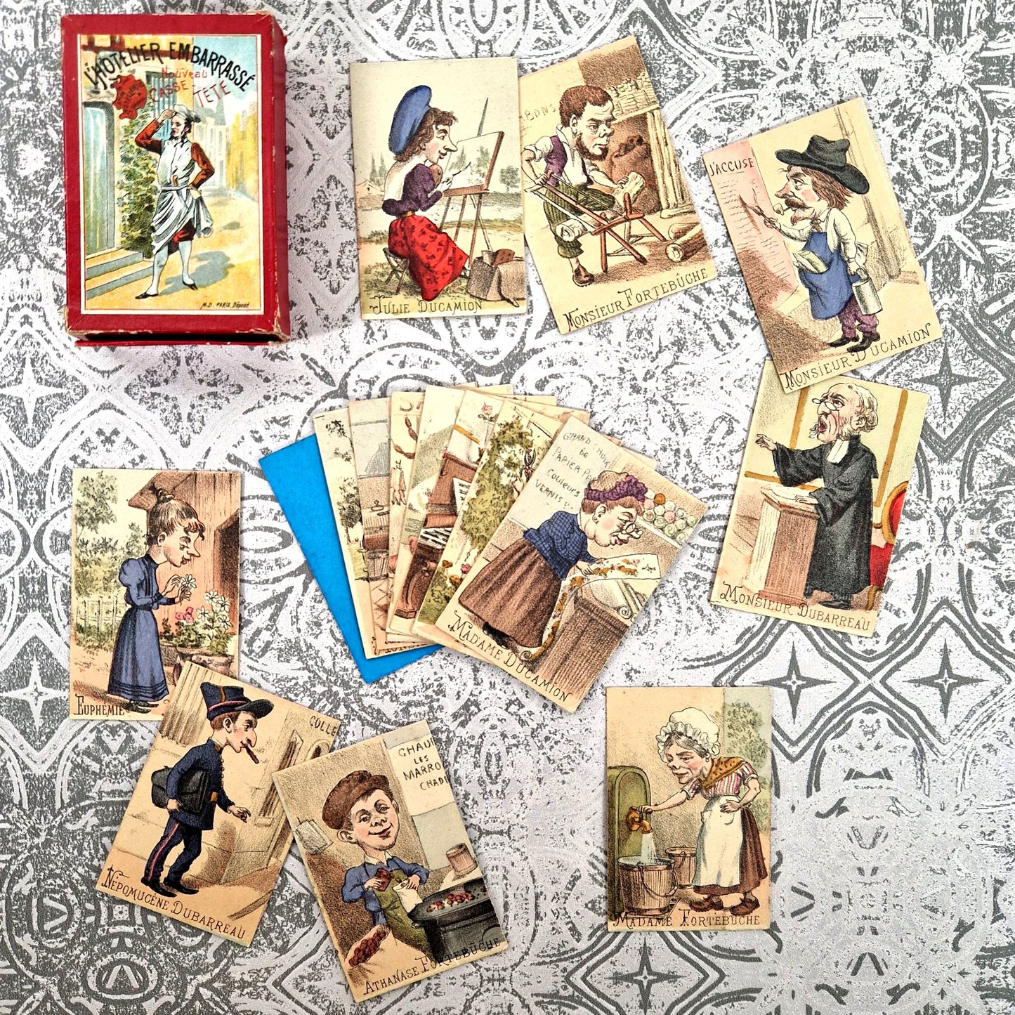 casse tête vintage hôtelier embarrassé 1900