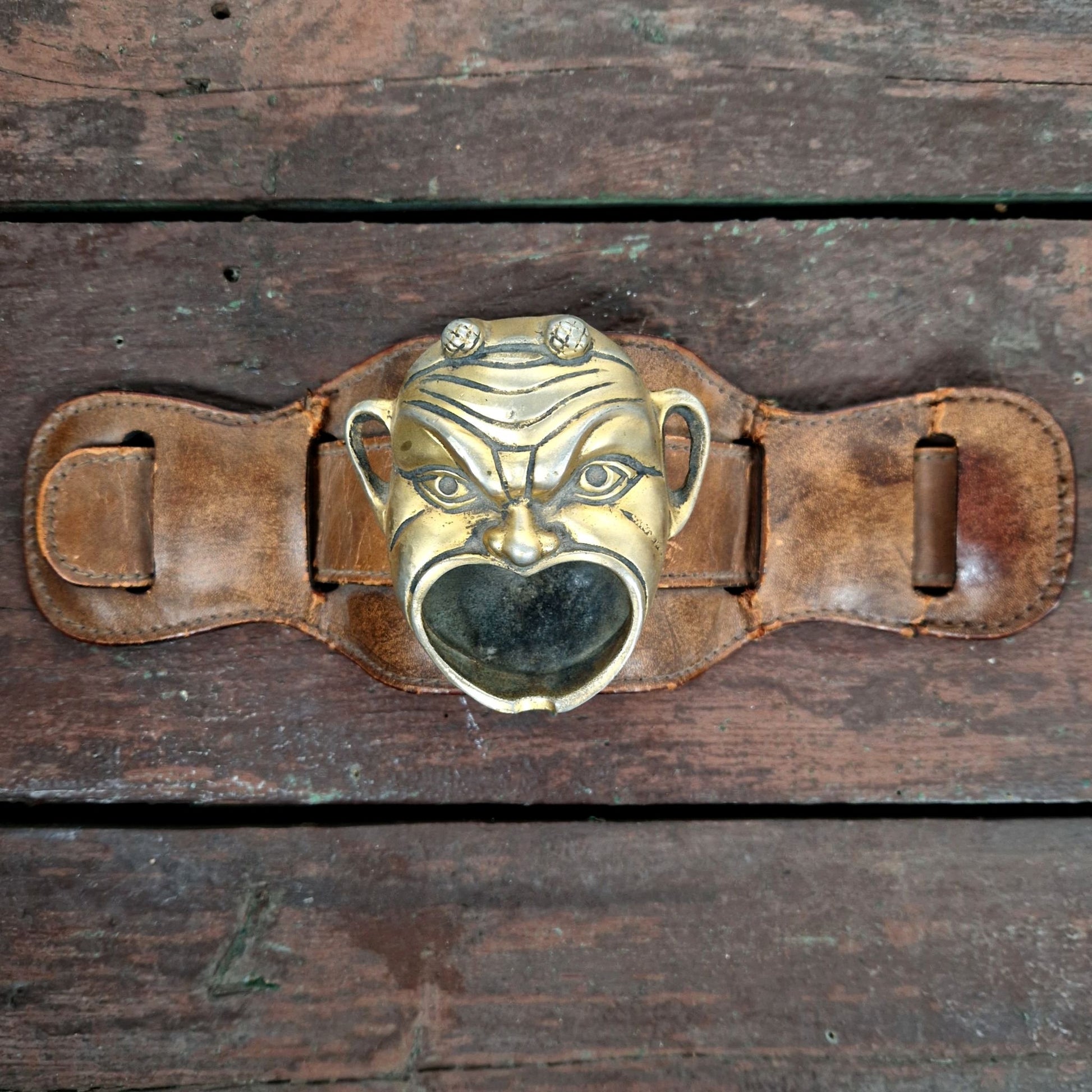 cendrier en bronze diable fauteuil