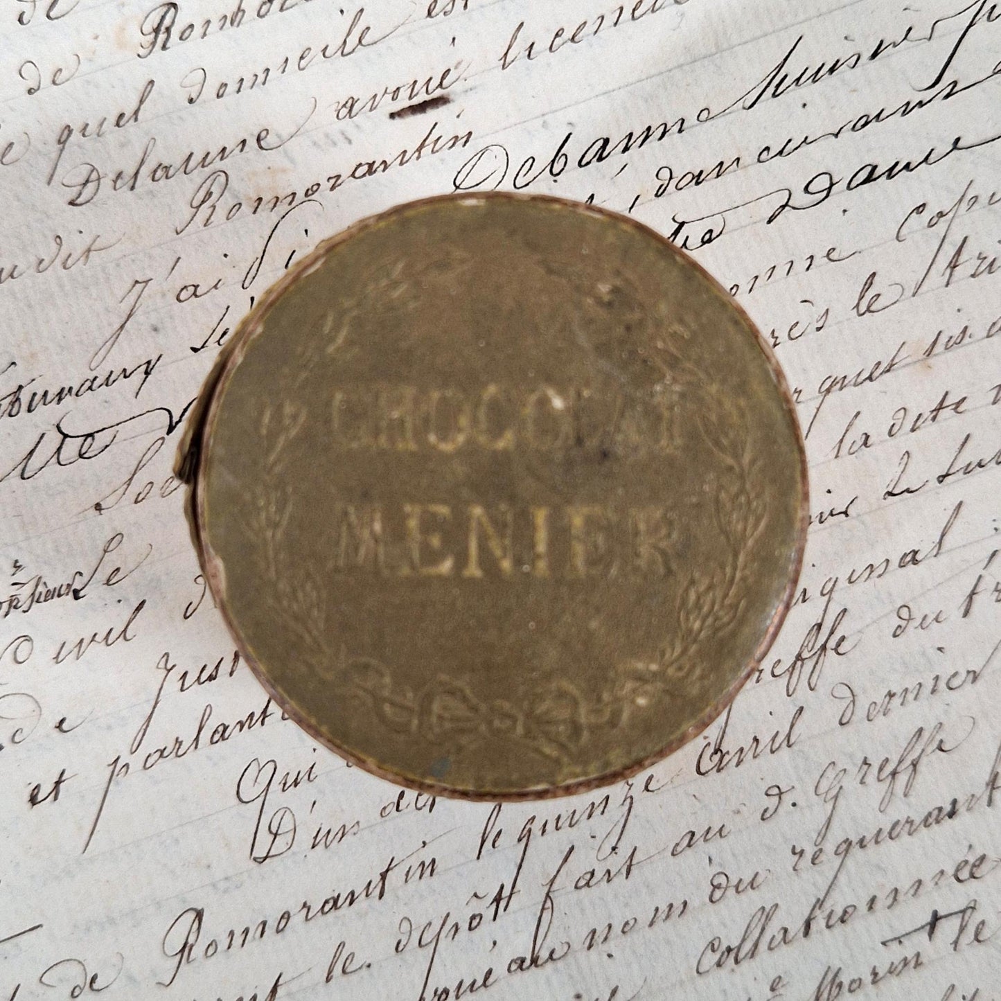 chocolat menier boite publicitaire dorée