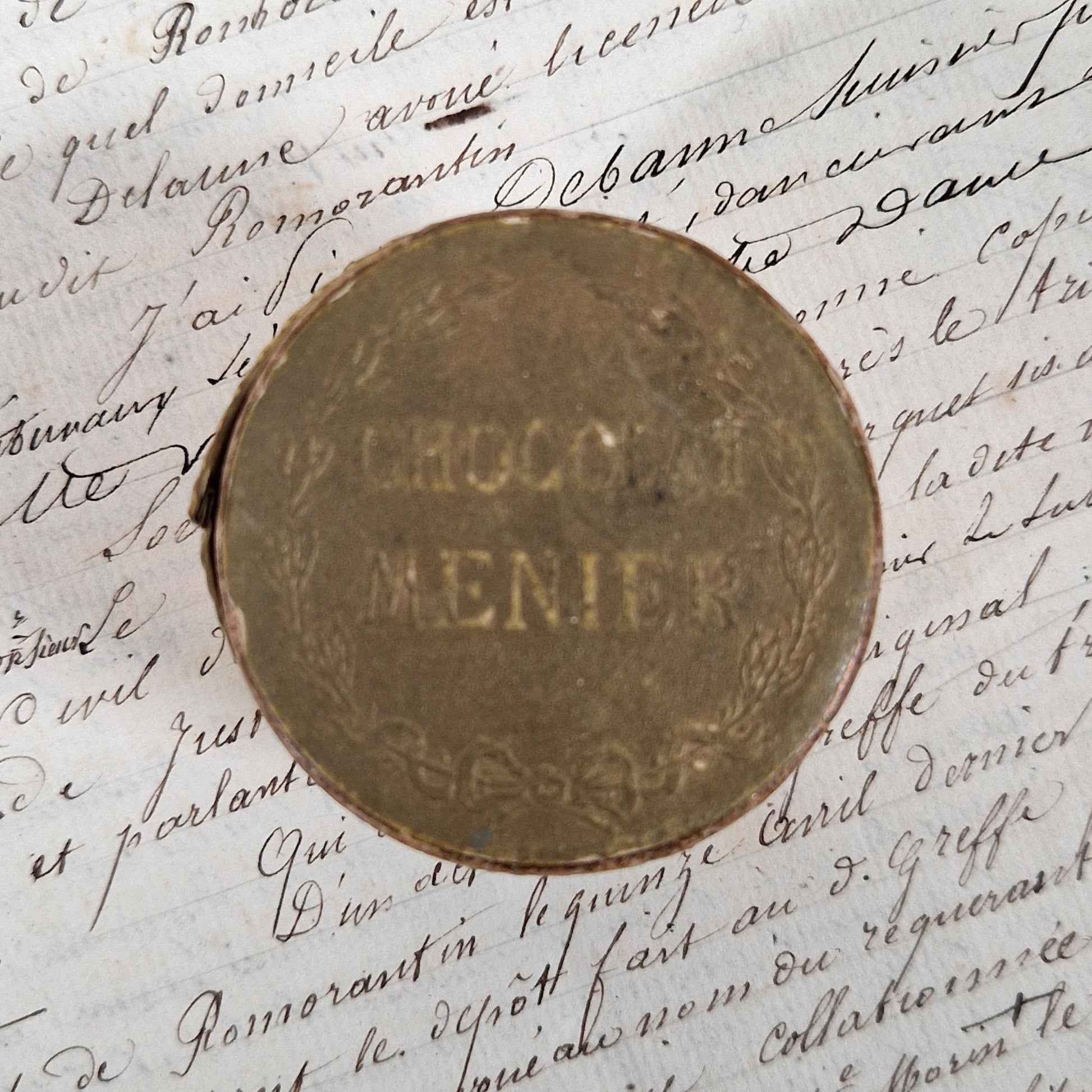 chocolat menier boite publicitaire dorée