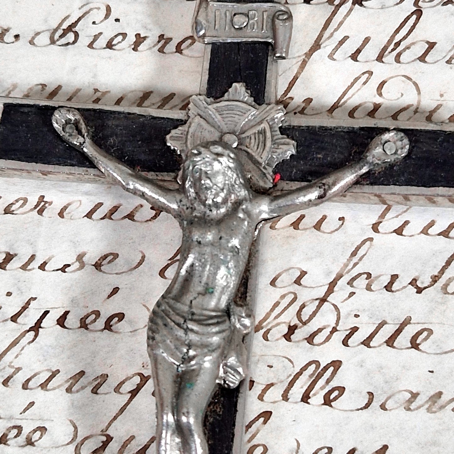 christ en croix metal argente