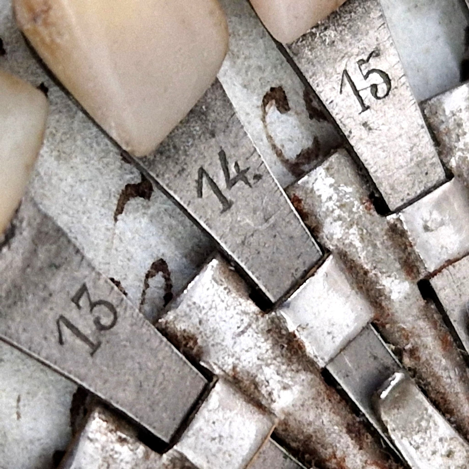 circular tooth sample wheel