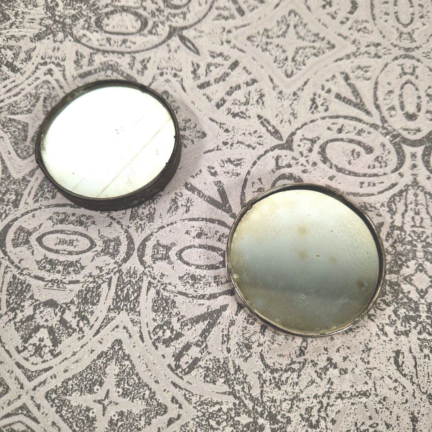 circus seal toy metal mirror