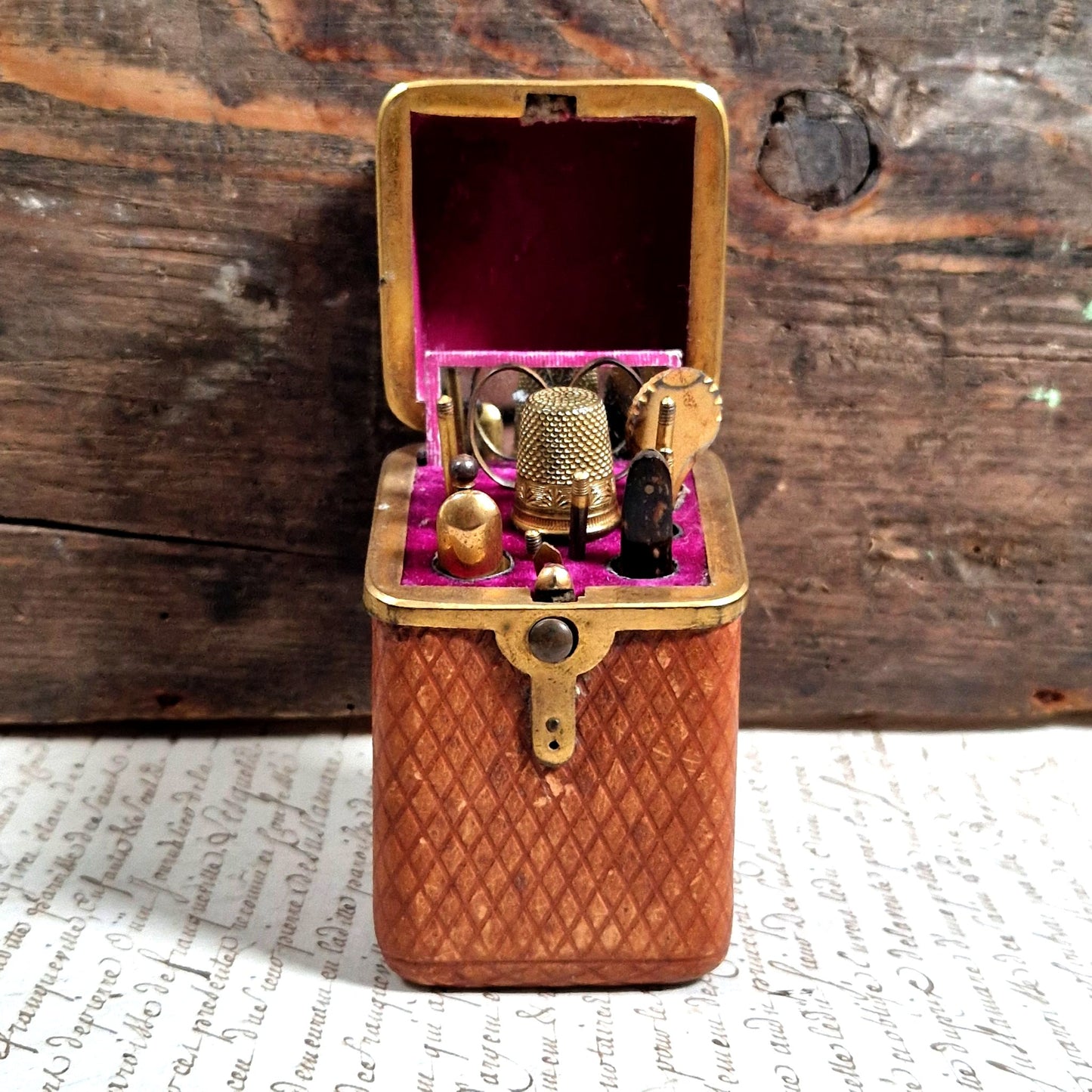 coffret couture XIXe complet accessoires