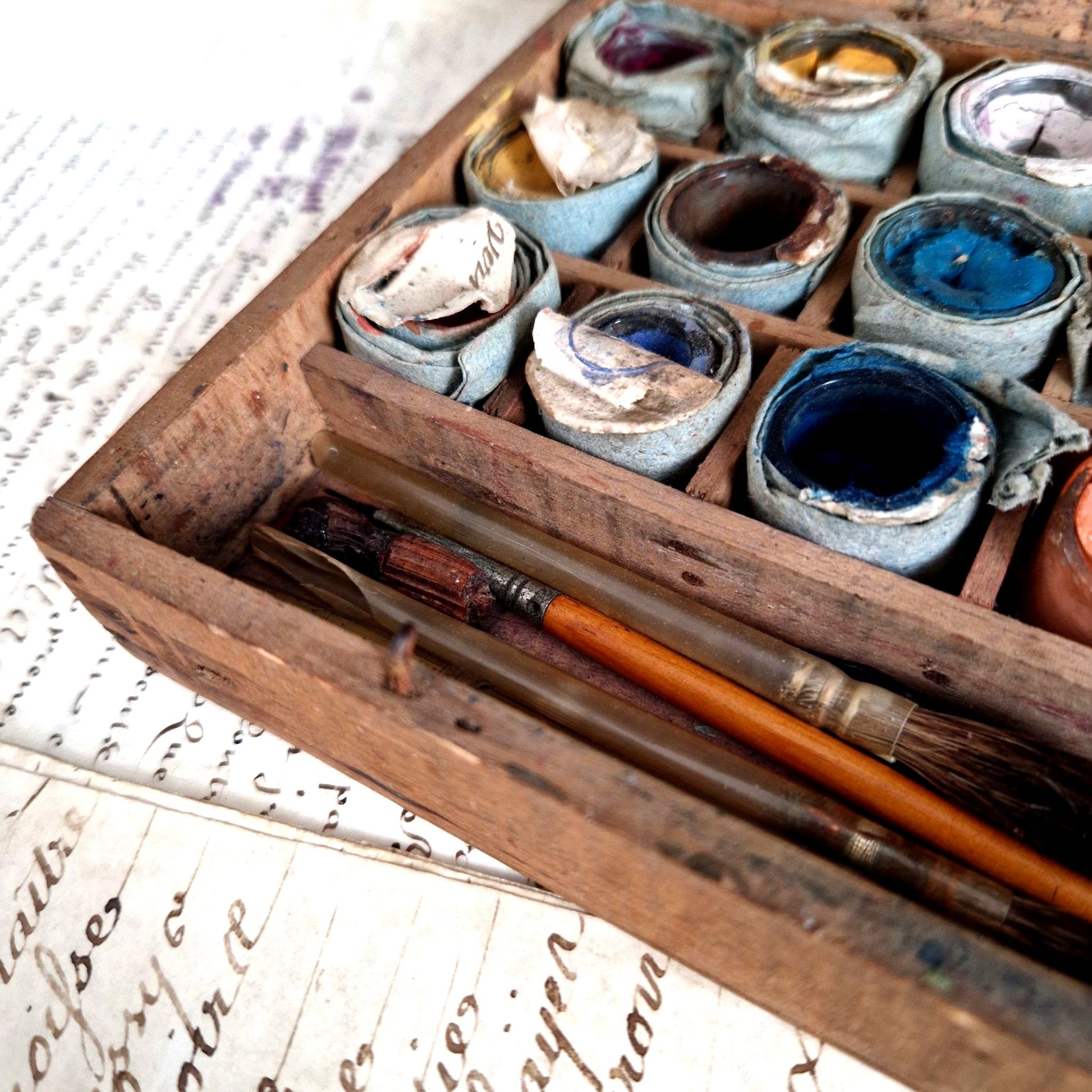 coffret debut xix eme godets couleurs