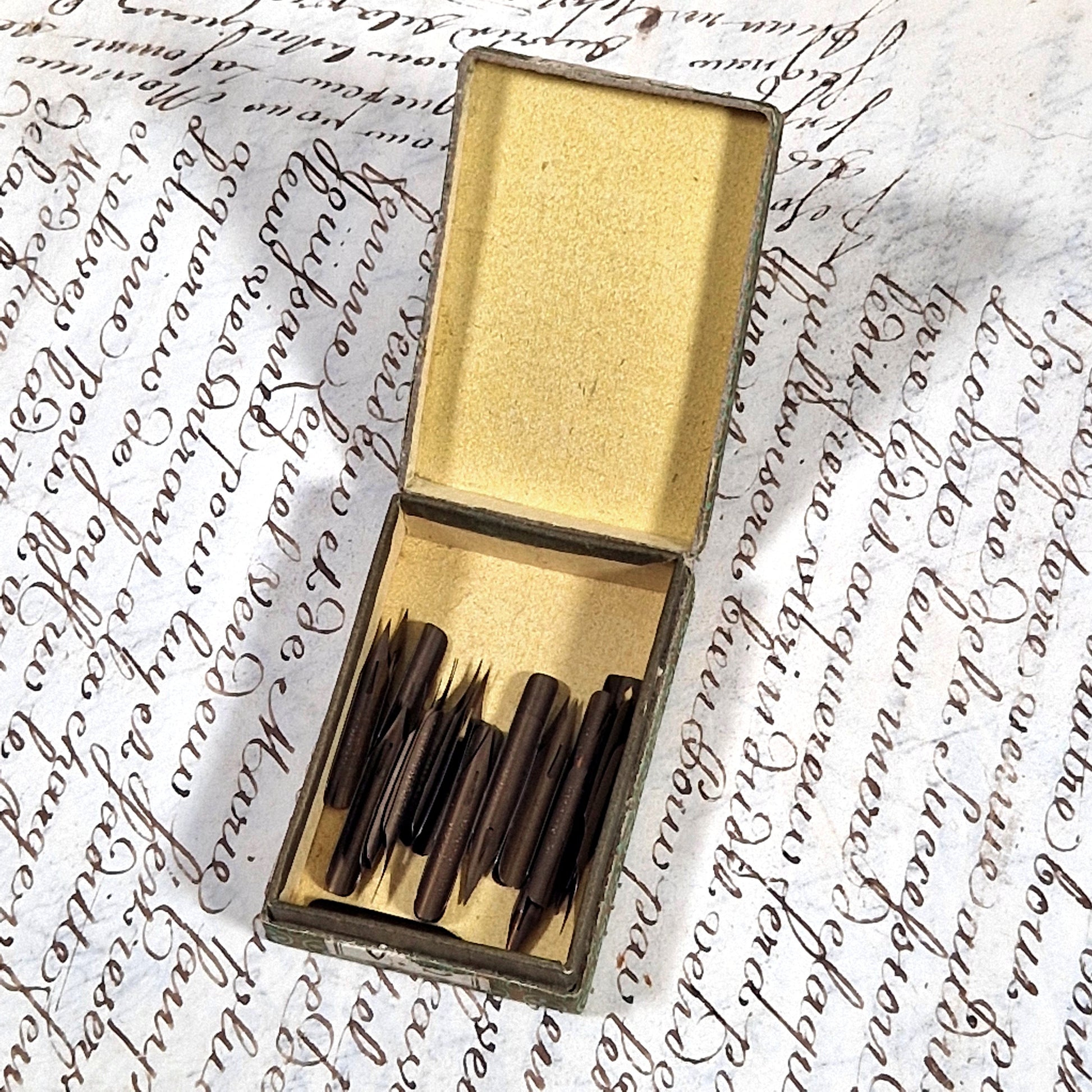 collection ecriture ancienne plumes saglier