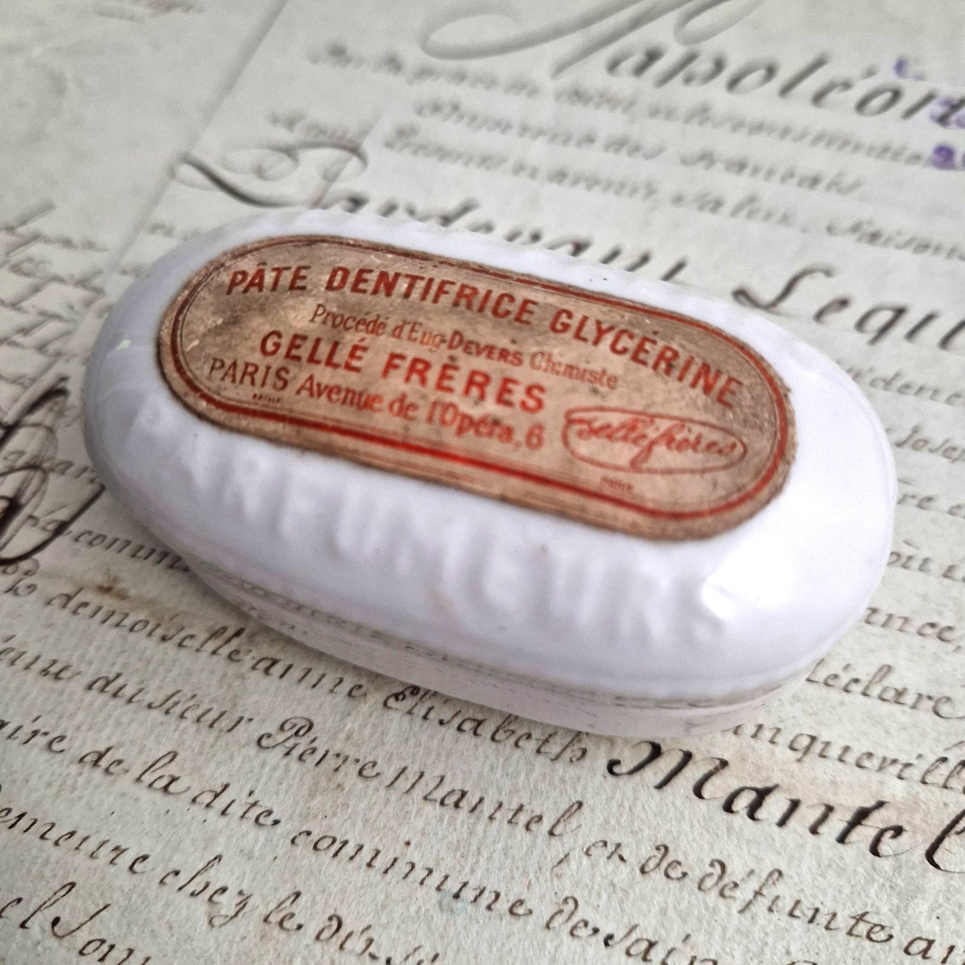 curiosité cosmetique ancienne paris