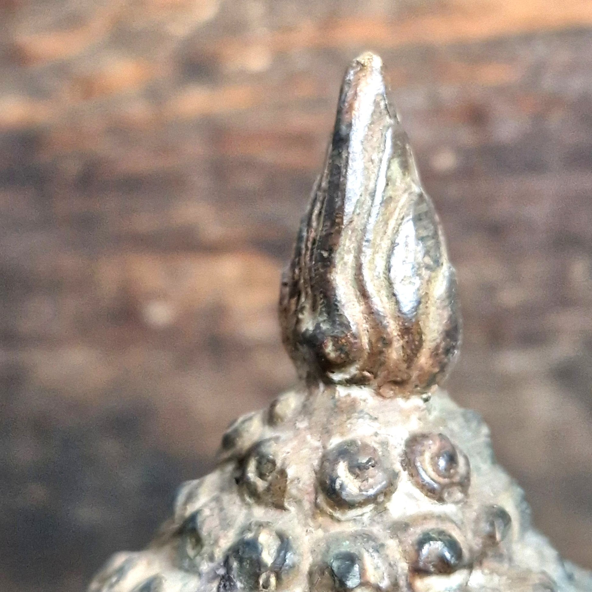 déco bouddhiste en bronze patiné