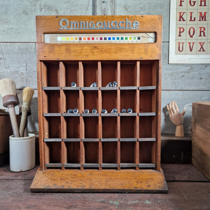 display tubes peinture atelier 1950