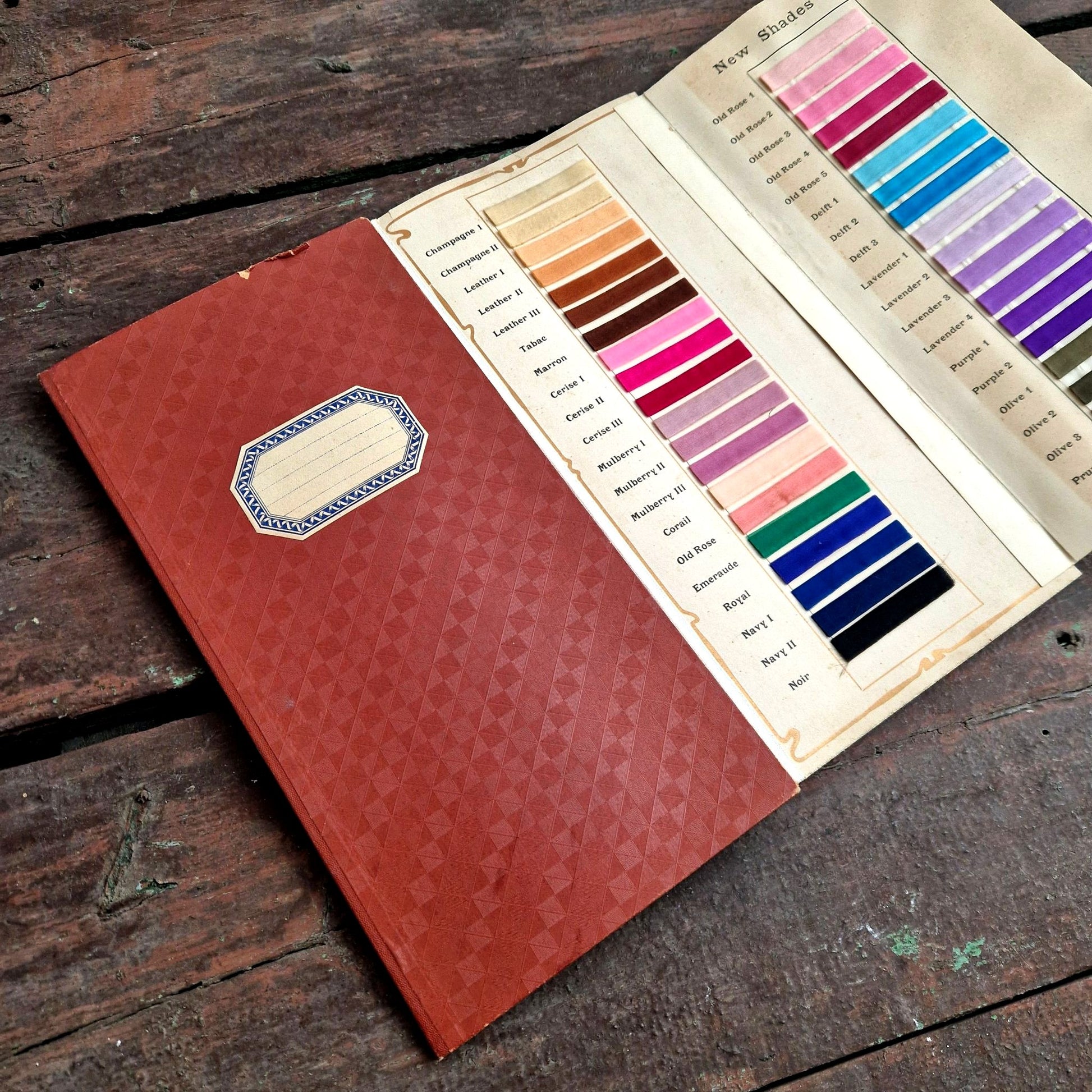 echantillonnier tissu soyeux ancien 1906