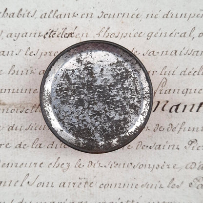 Petite boîte orange et noire « L’Écladoré - Encaustique »