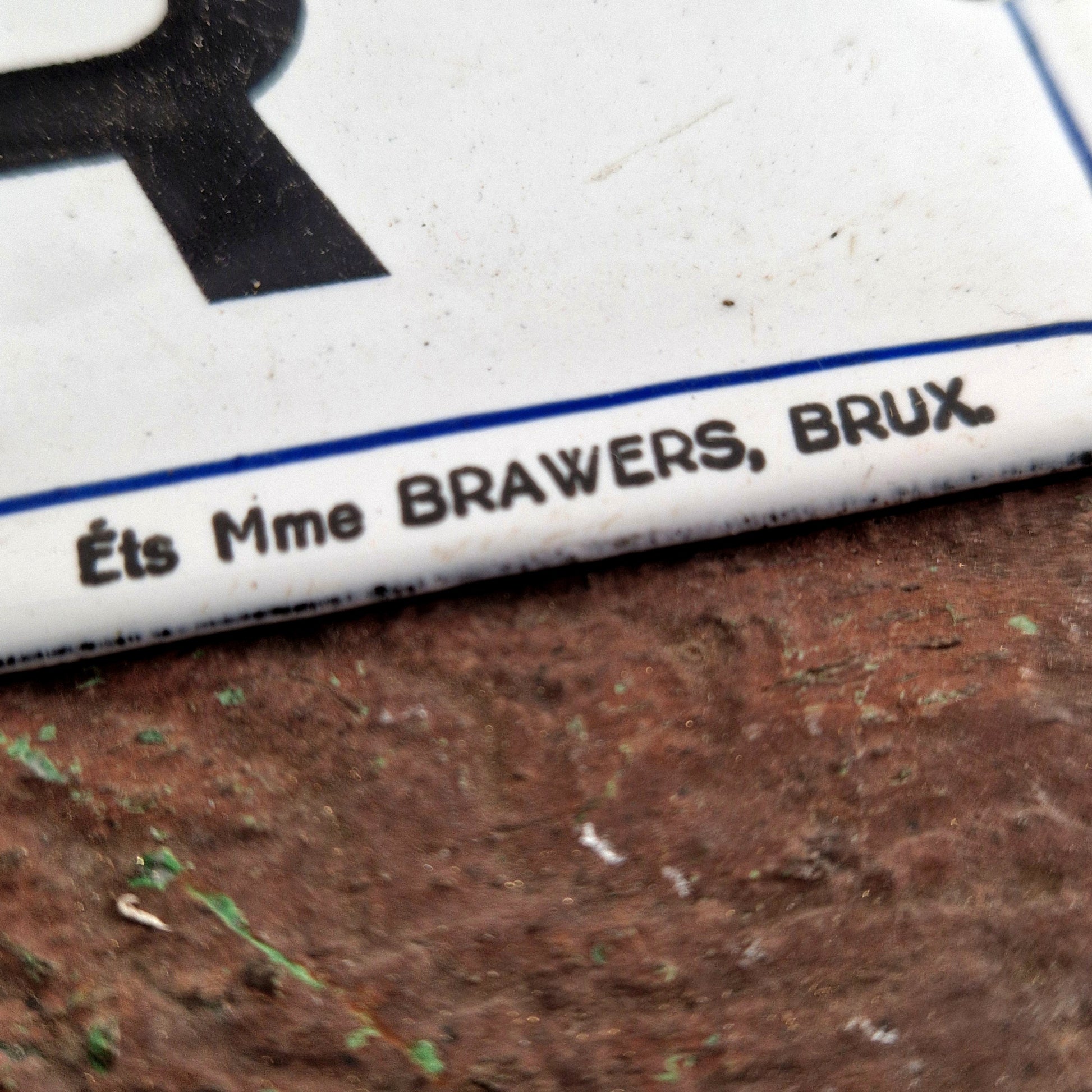 enamel sign brawers belgium cour