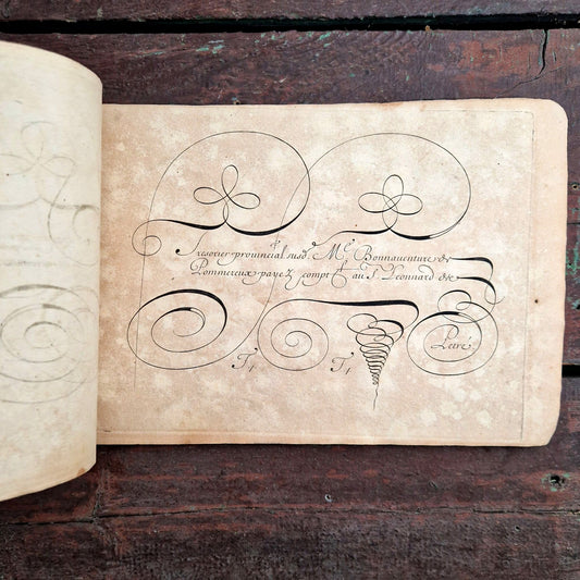 engraved alphabet models french