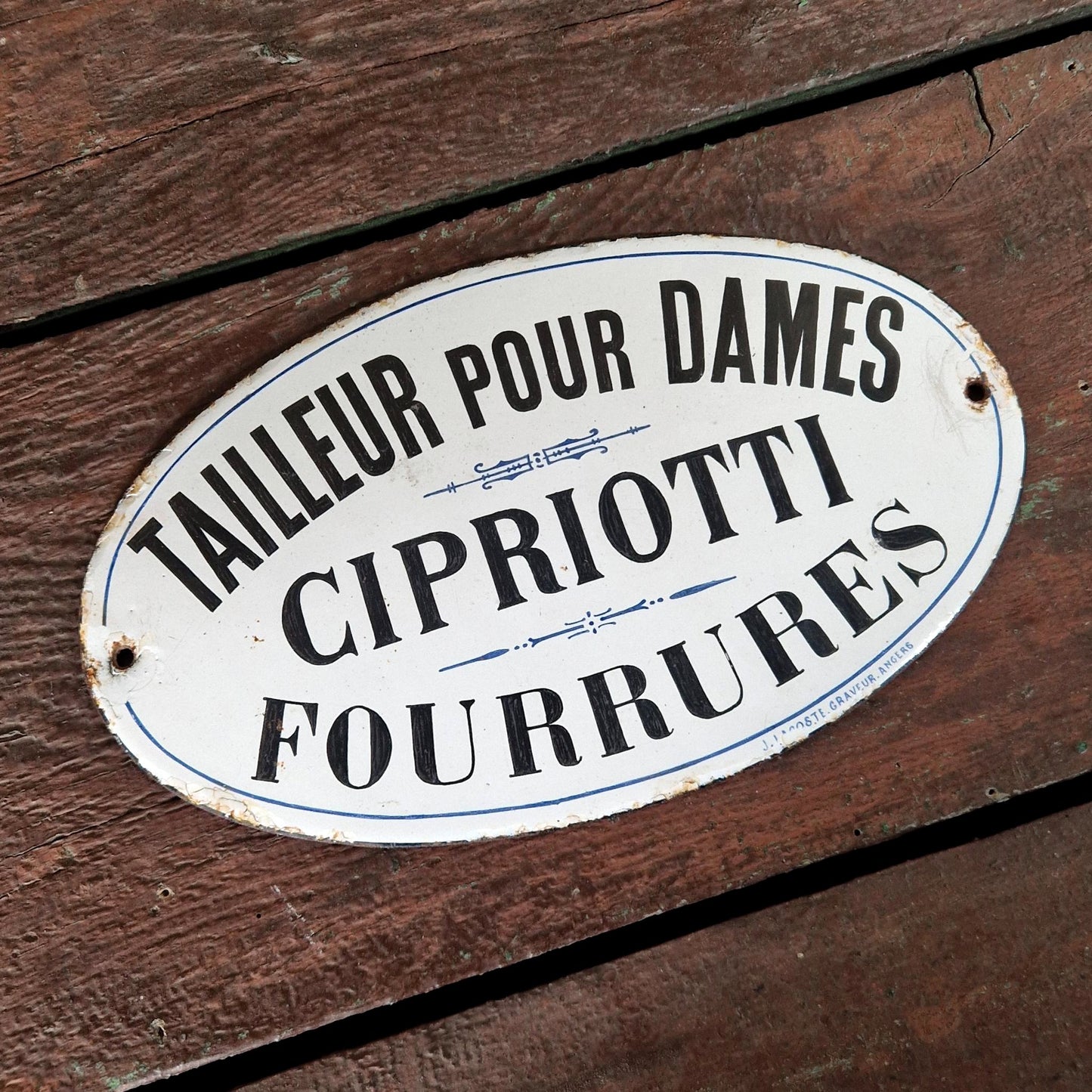 Enamel sign for the trade "Ladies' Tailor / Furs"