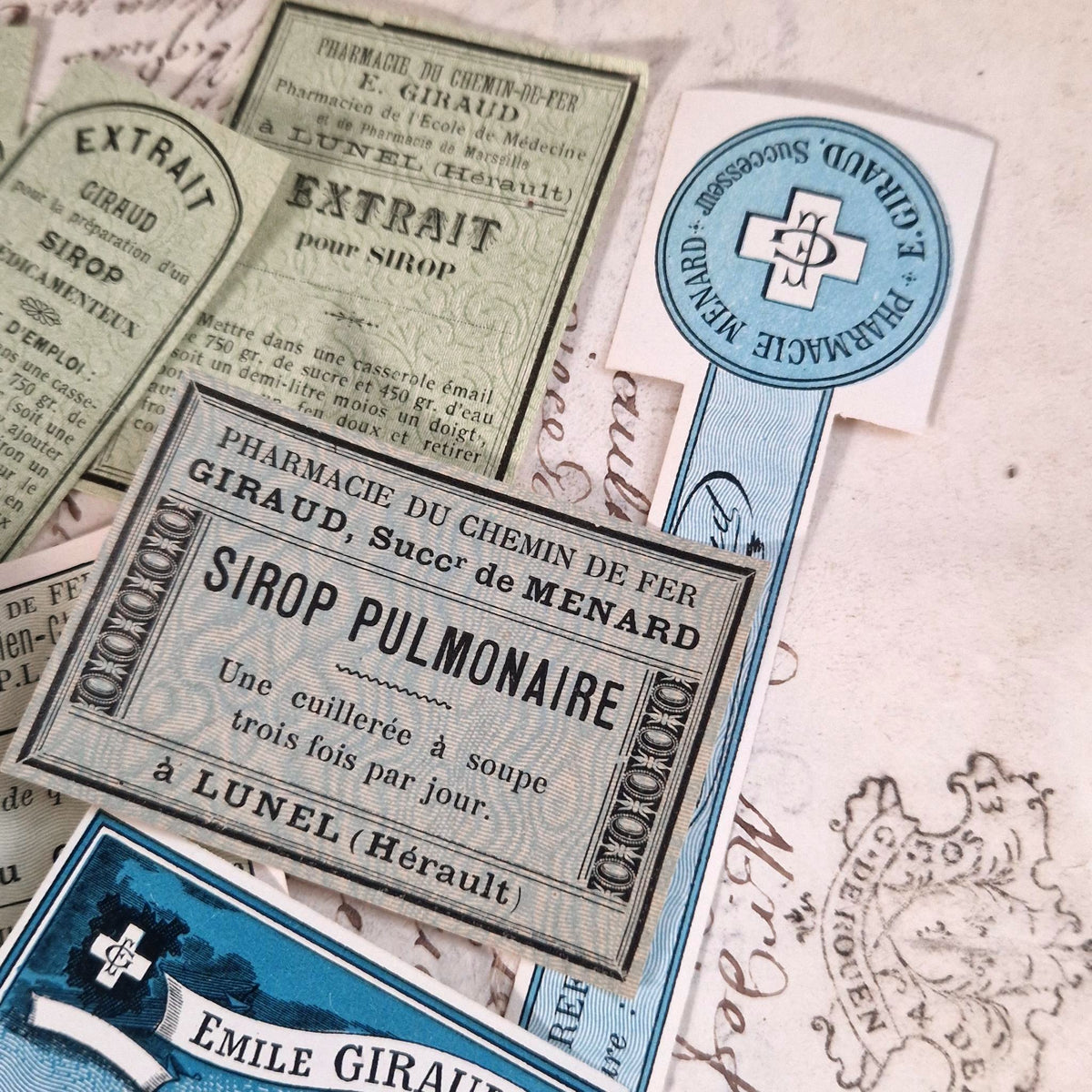 Lot de 10 anciennes étiquettes de pharmacie
