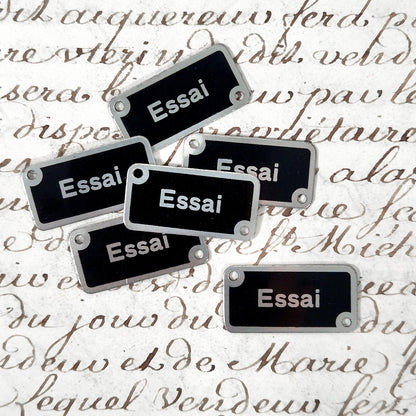 etiquettes metal vintage atelier