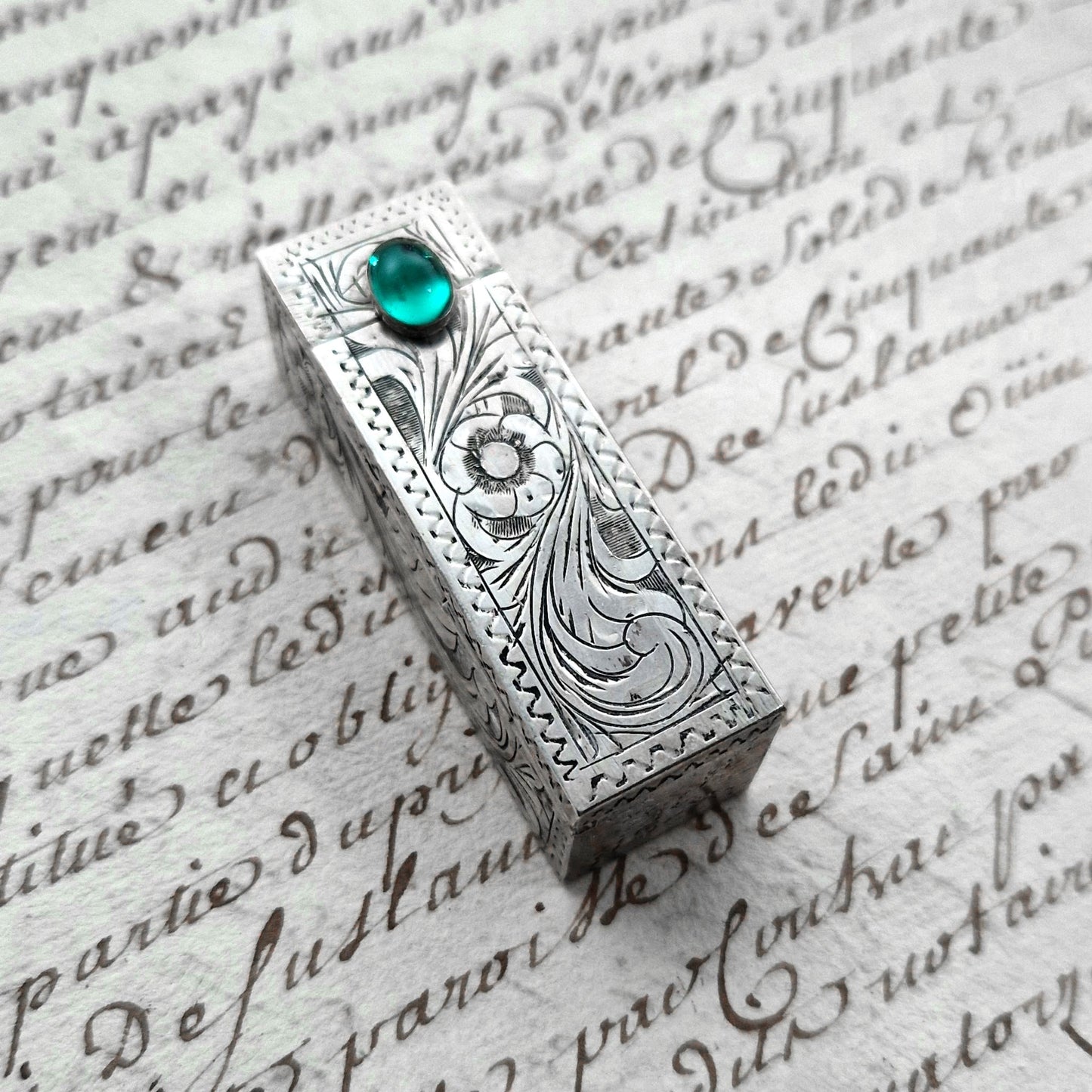 étui à rouge à lèvres en argent ancien