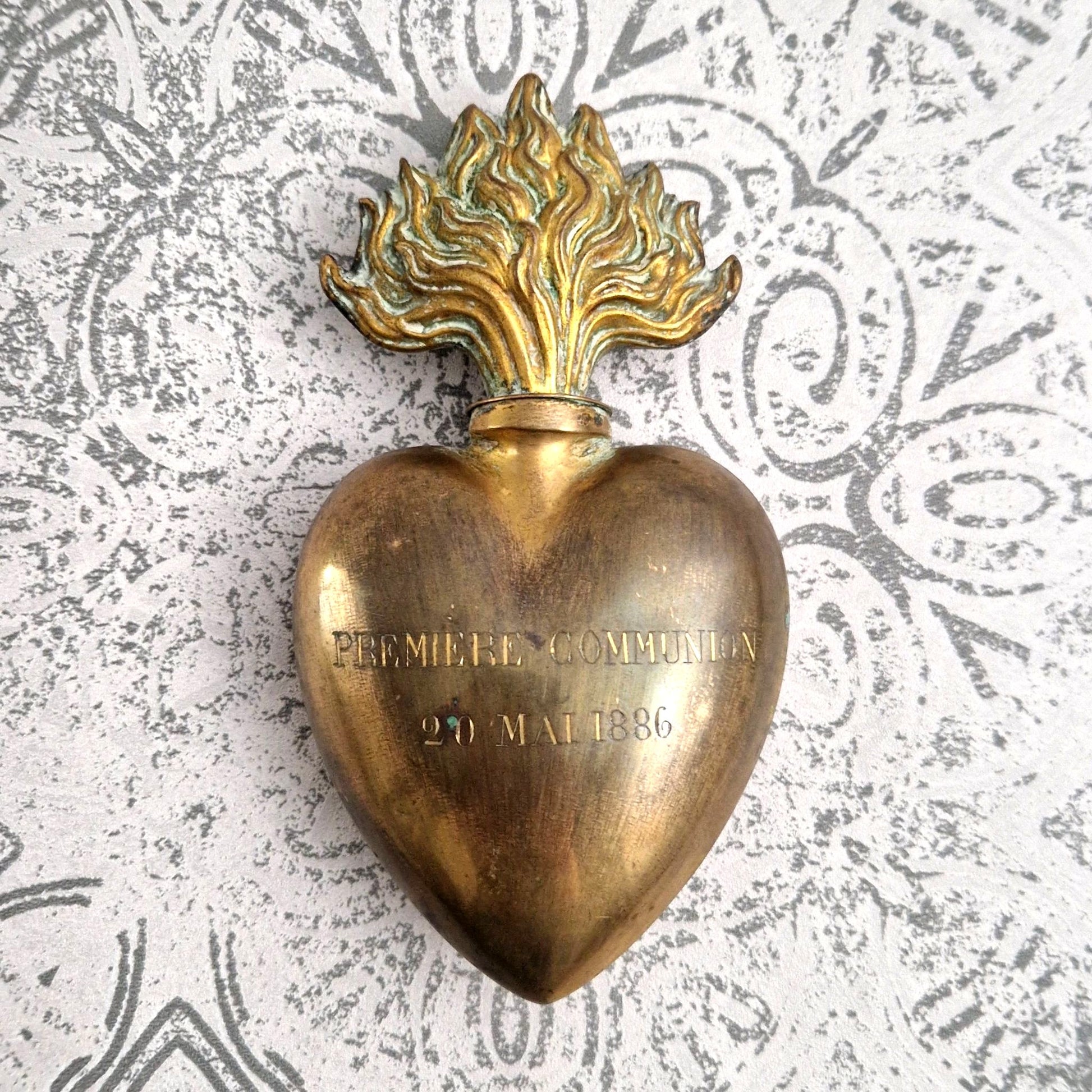 exvoto flacon métal 1886
