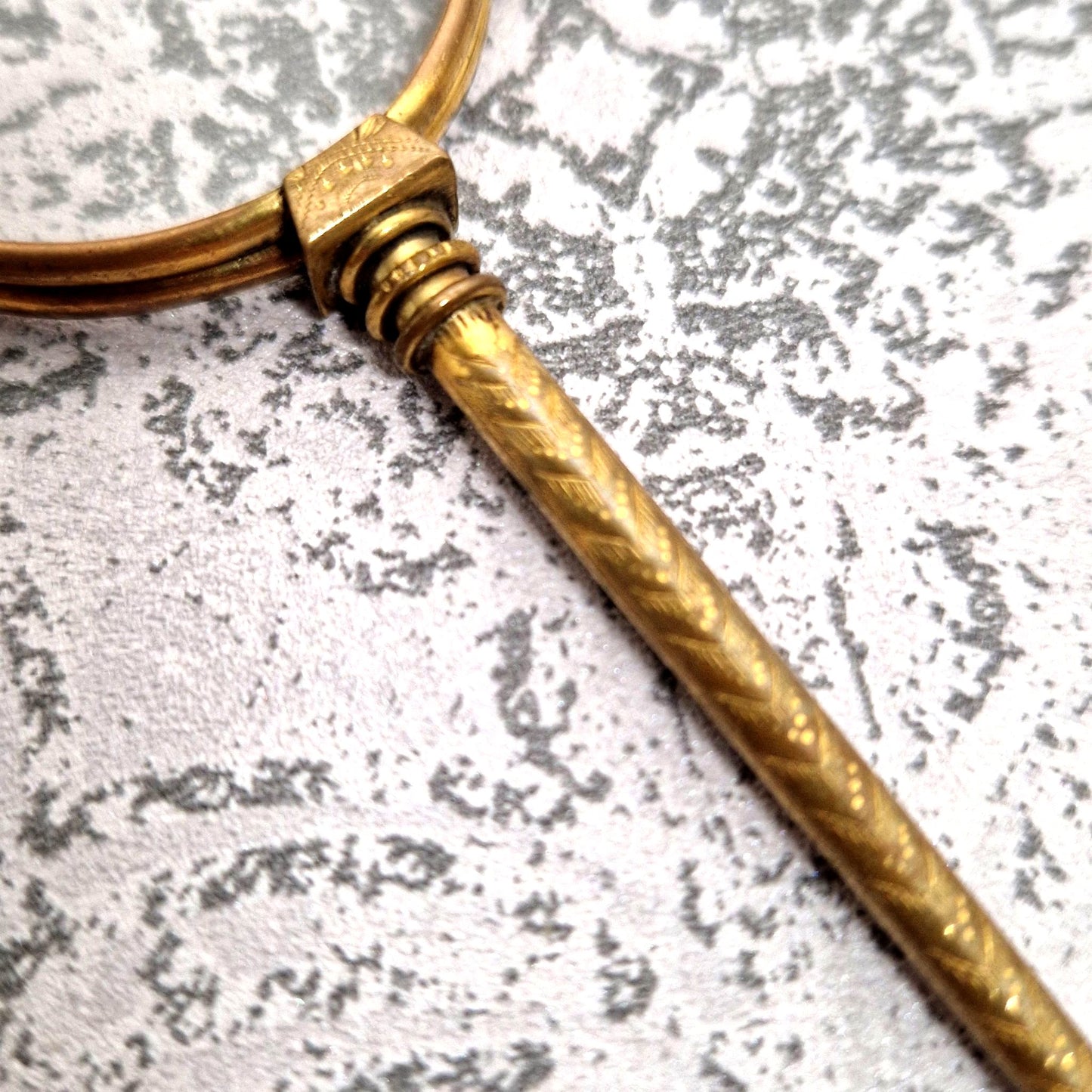 face à main curiosité optique