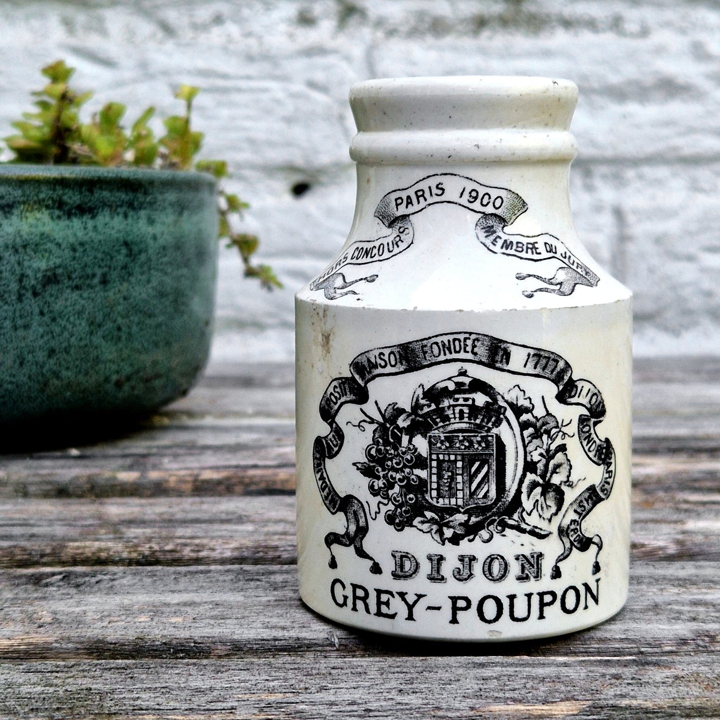 faience Grey-poupon exposition