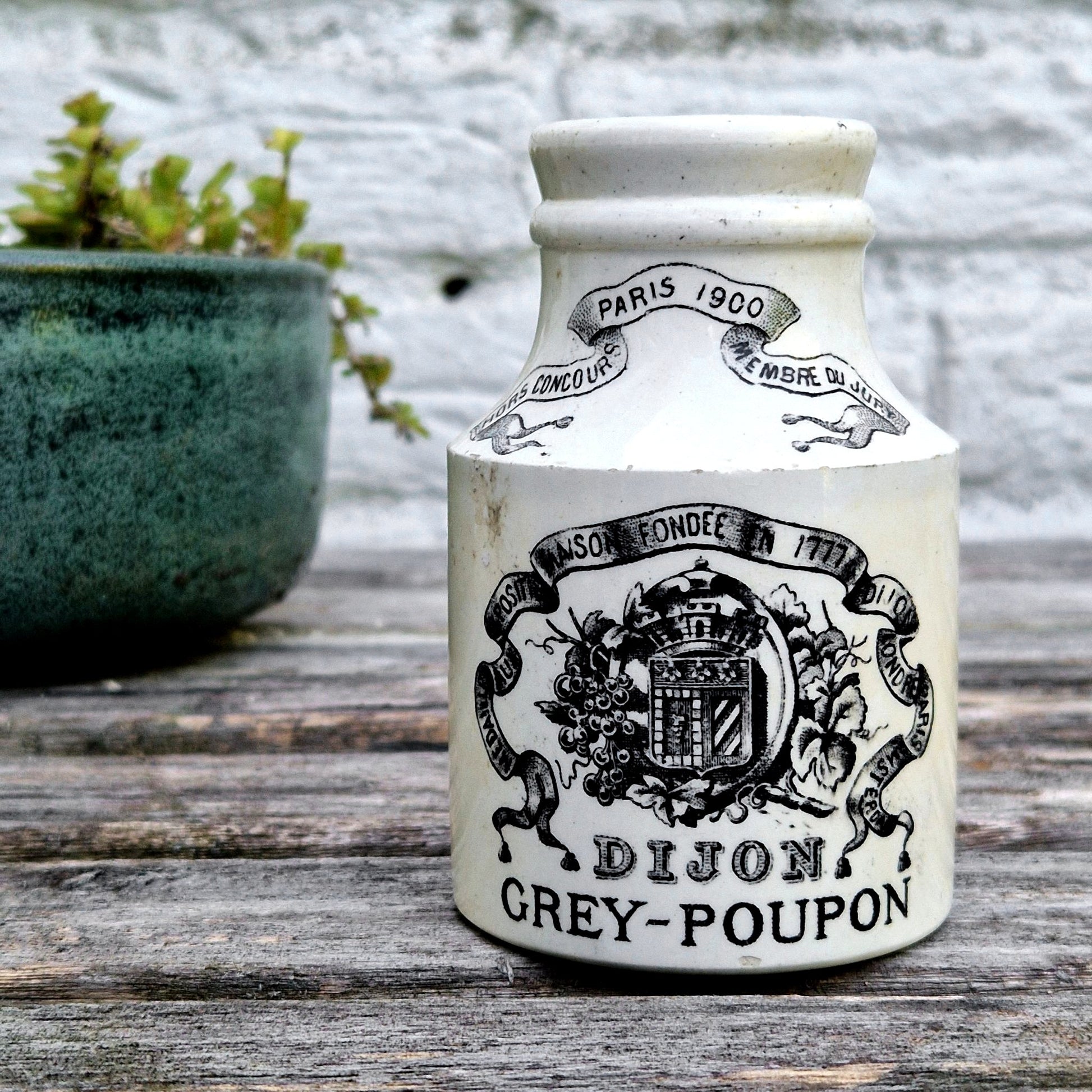 faience Grey-poupon exposition