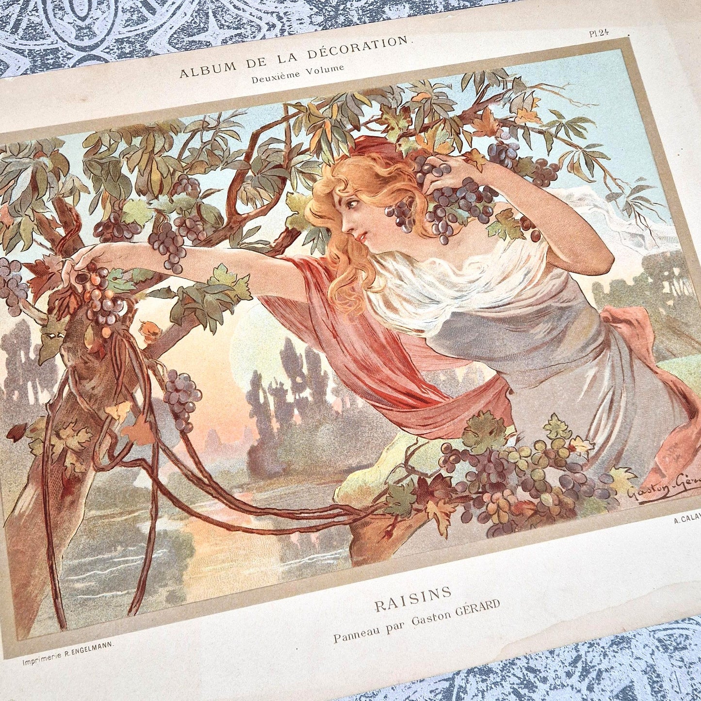 femme aux raisins art nouveau lithographie