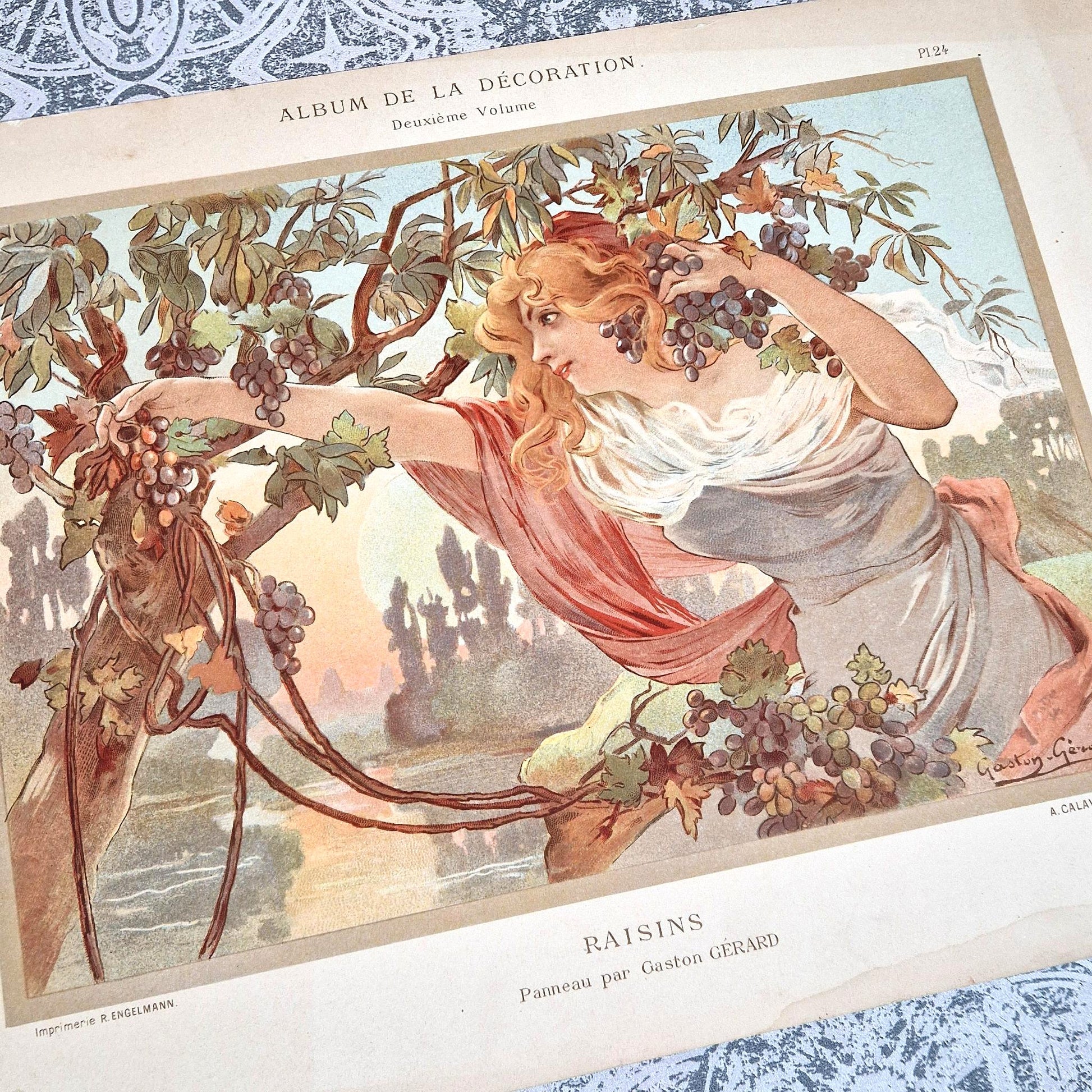 femme aux raisins art nouveau lithographie
