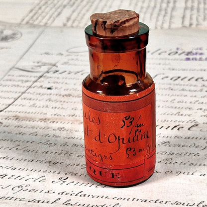 flacon ancien opium toxique