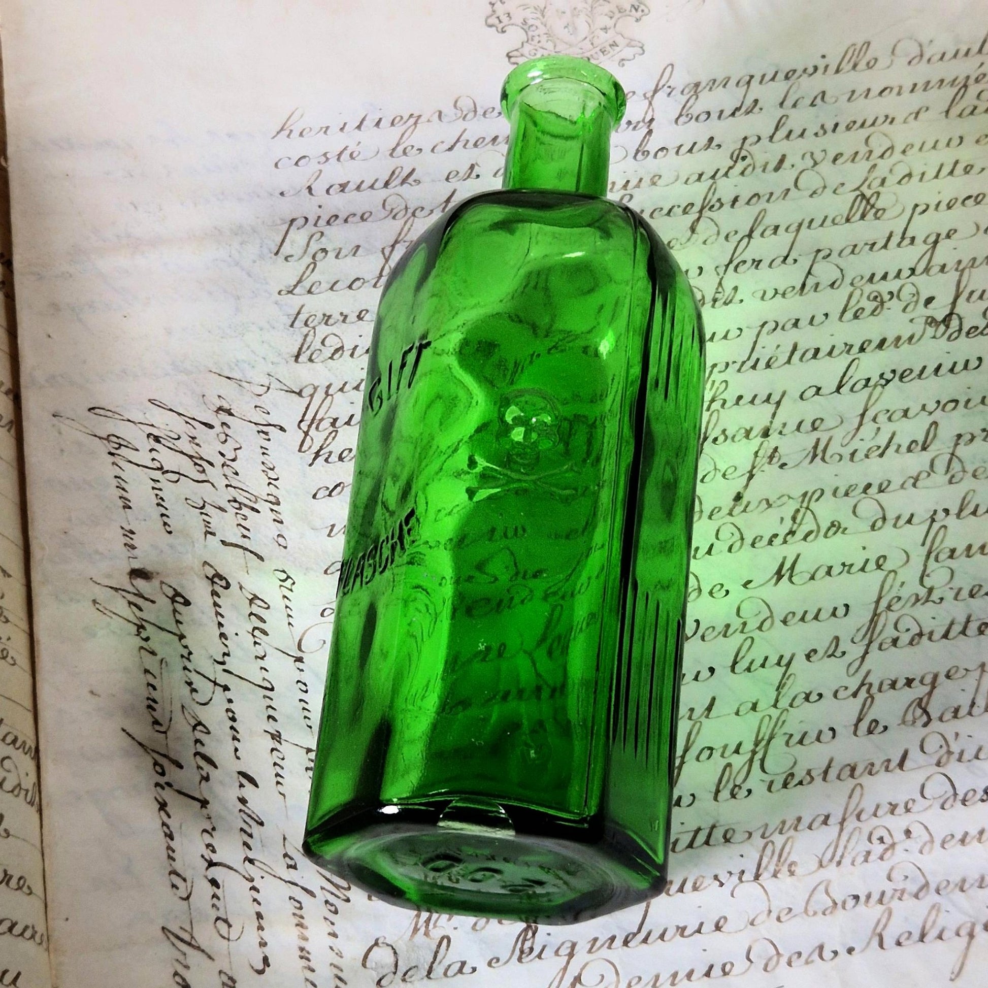 flacon poison ancien verre vert 200ml