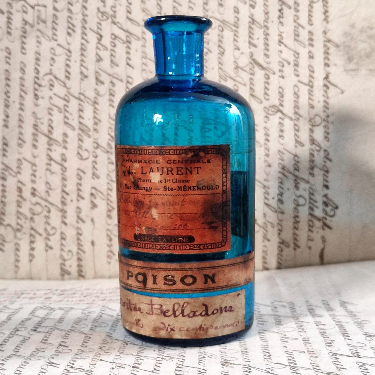 Flacon bleu turquoise POISON - Extrait de Belladone