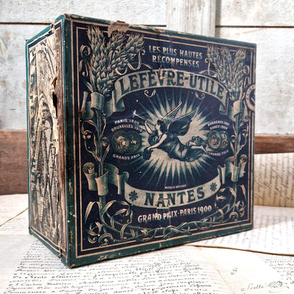 french biscuit advertising packaging