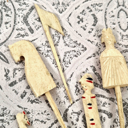 handcarved jonchets folk game