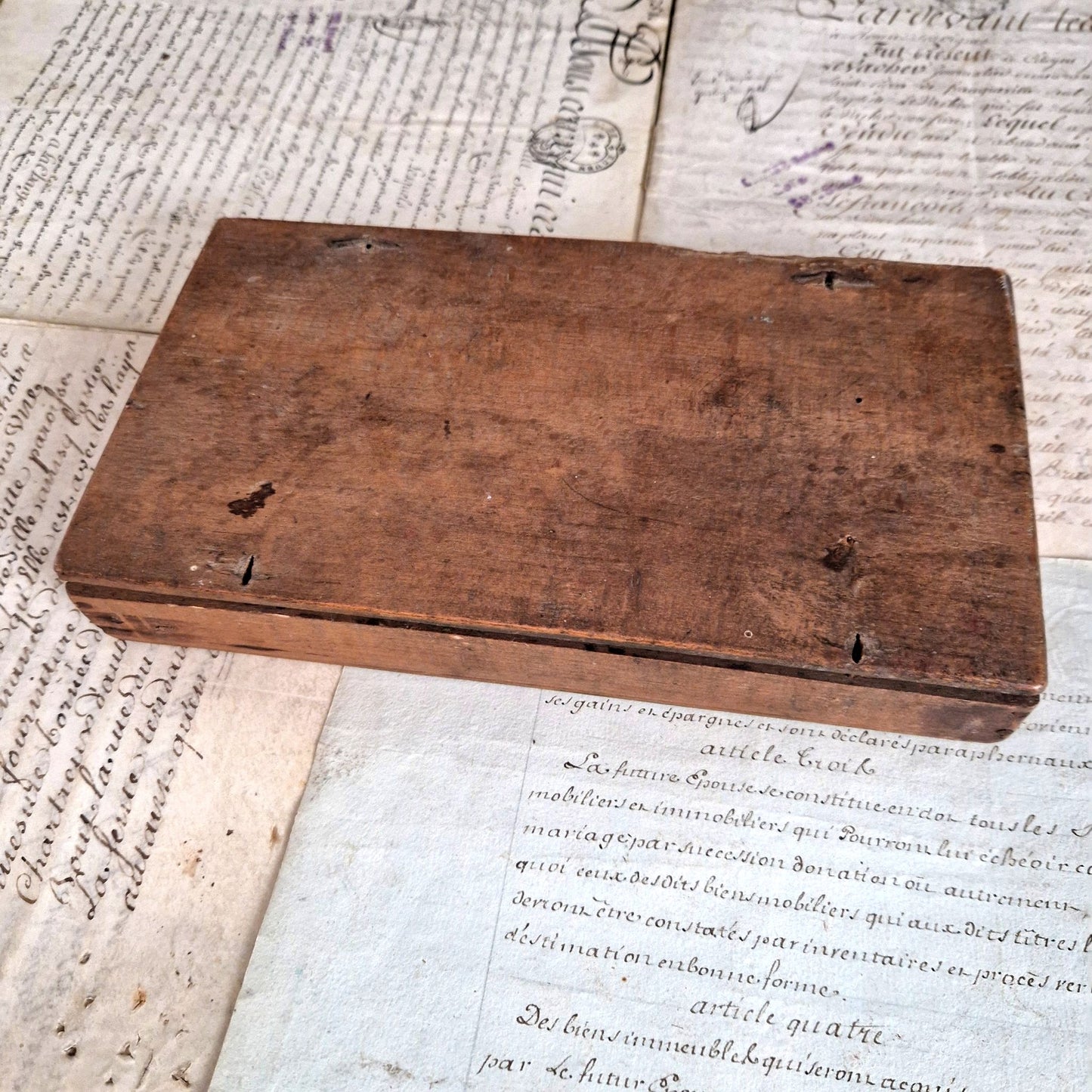 handwritten labels artist pigments box