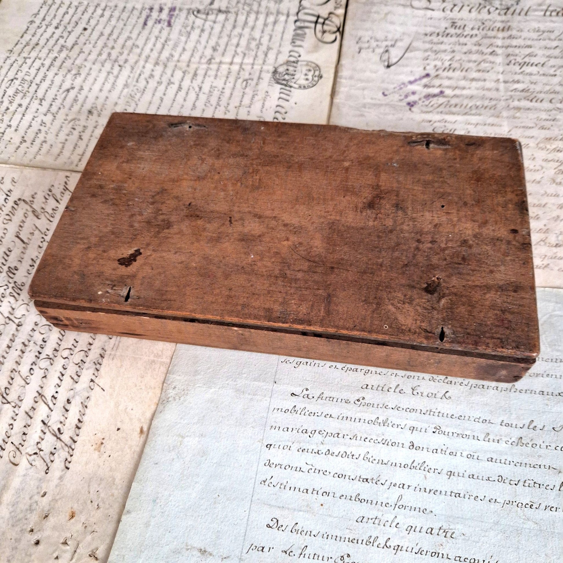 handwritten labels artist pigments box