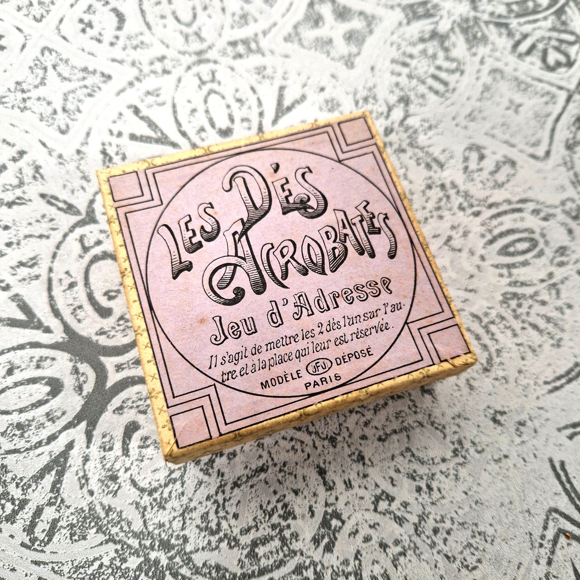 jeu ancien dès acrobates