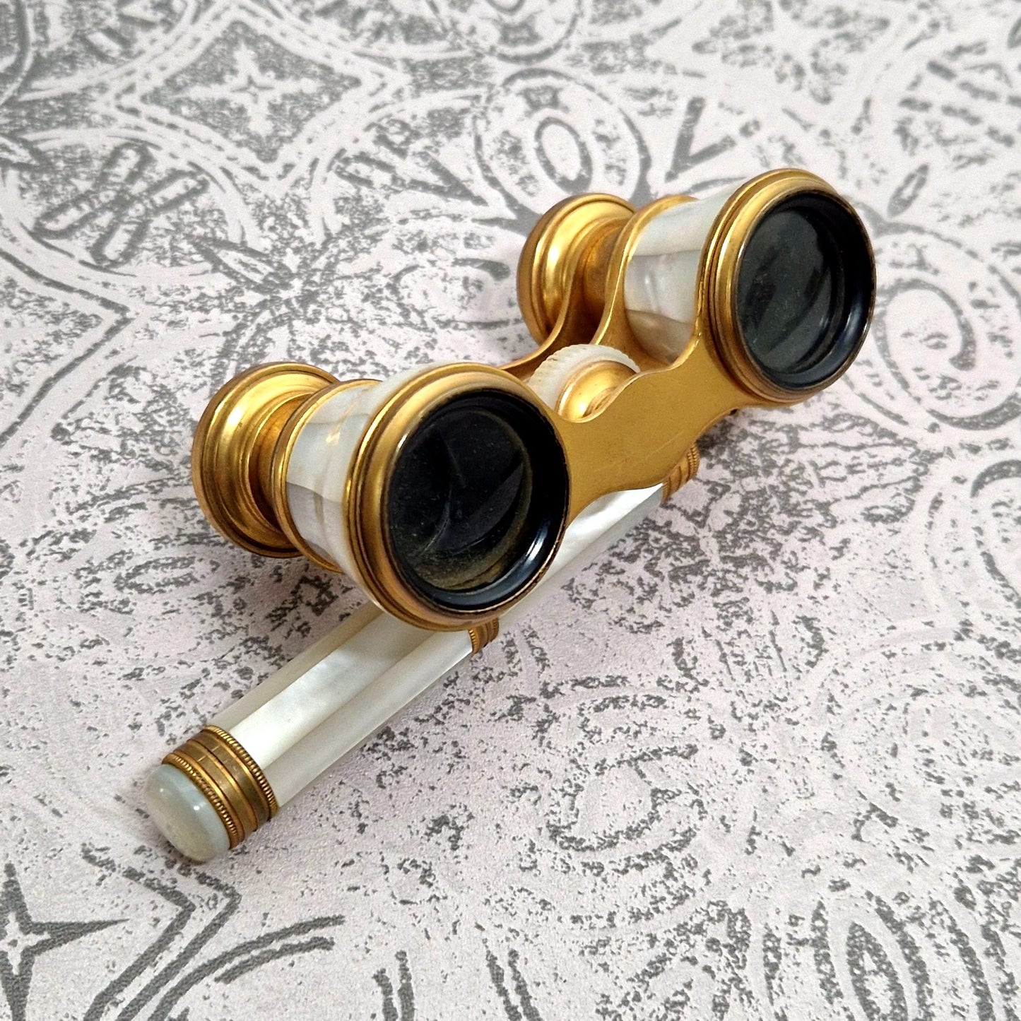 jumelles theatre ancienne en nacre