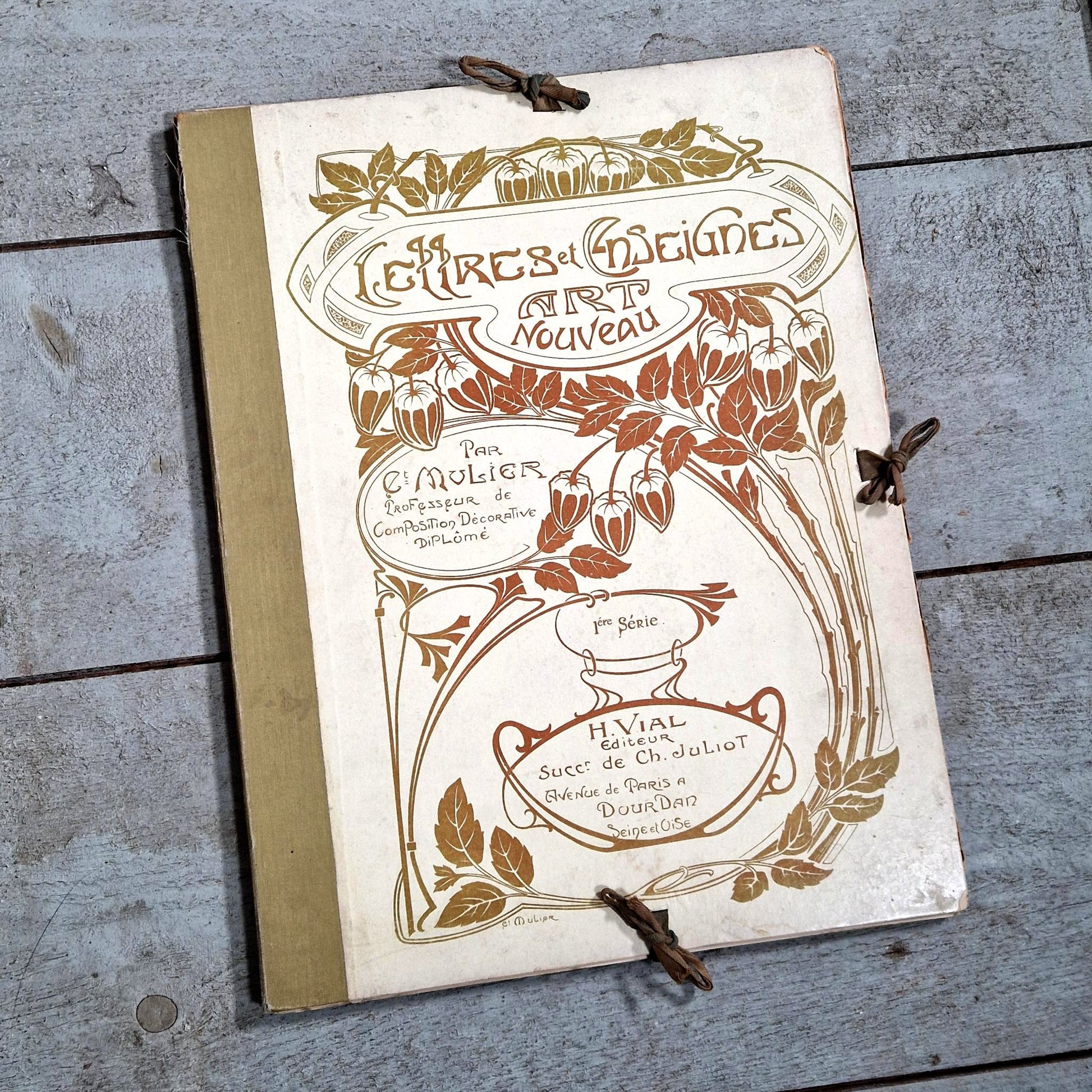 lettres enseignes art nouveau mulier