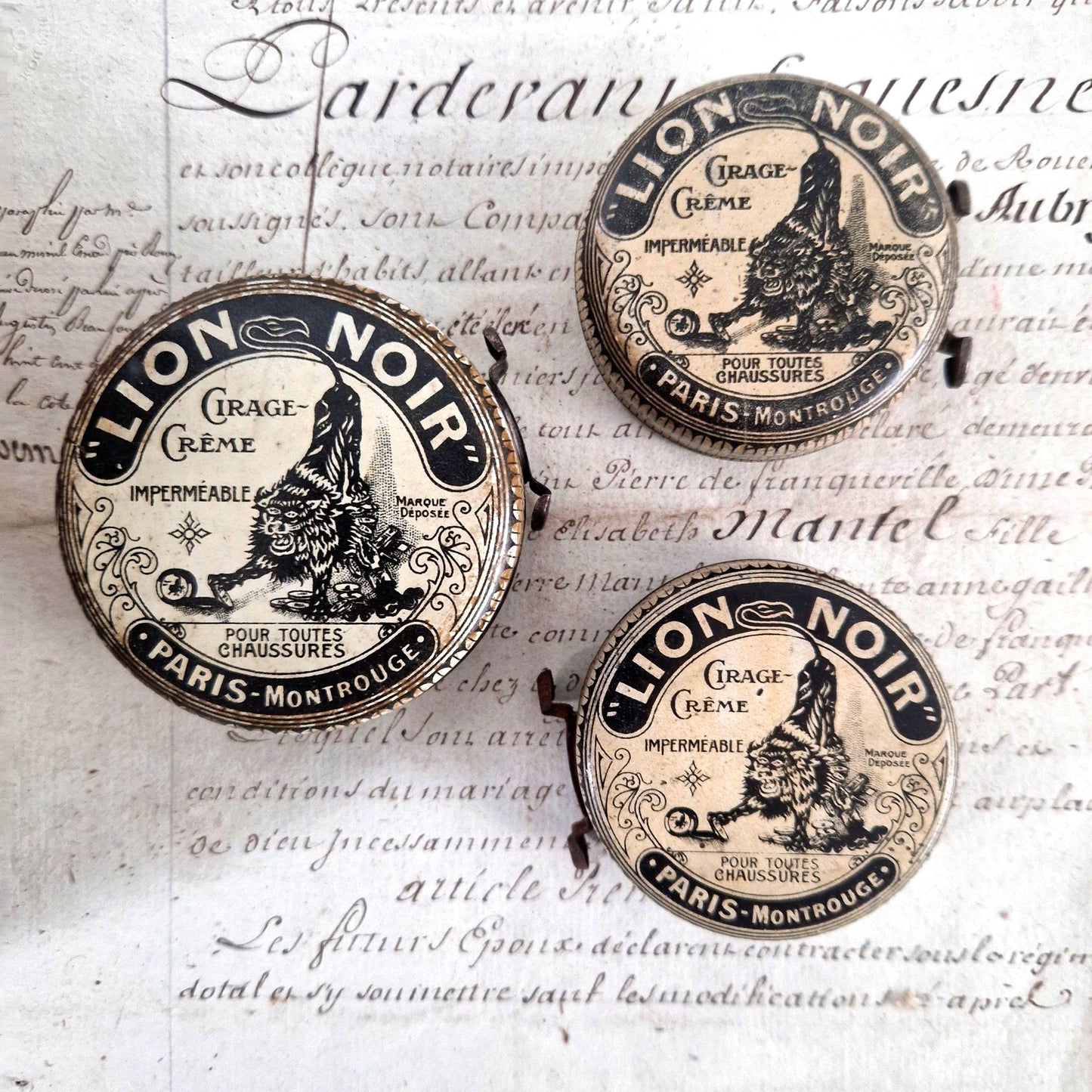 lion noir et blanc cirage ancien