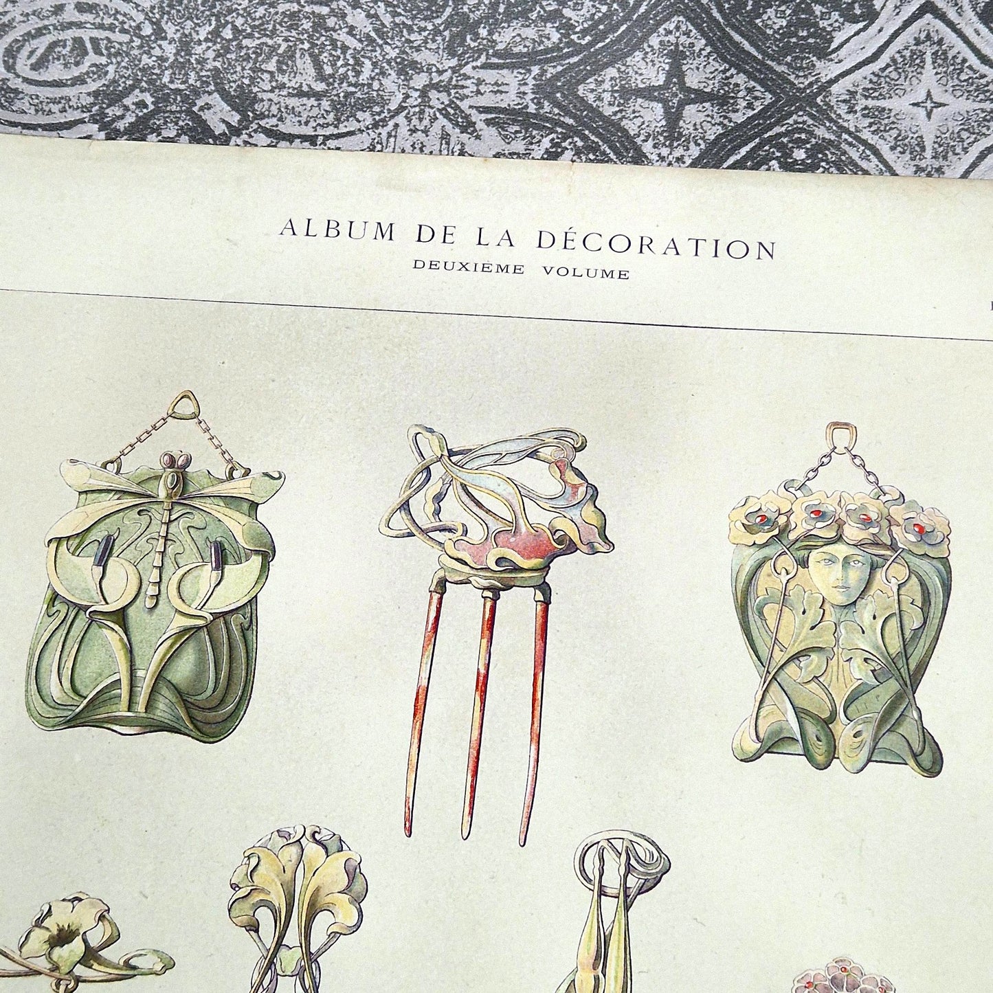 lithographie art nouveau bijoux fleurs