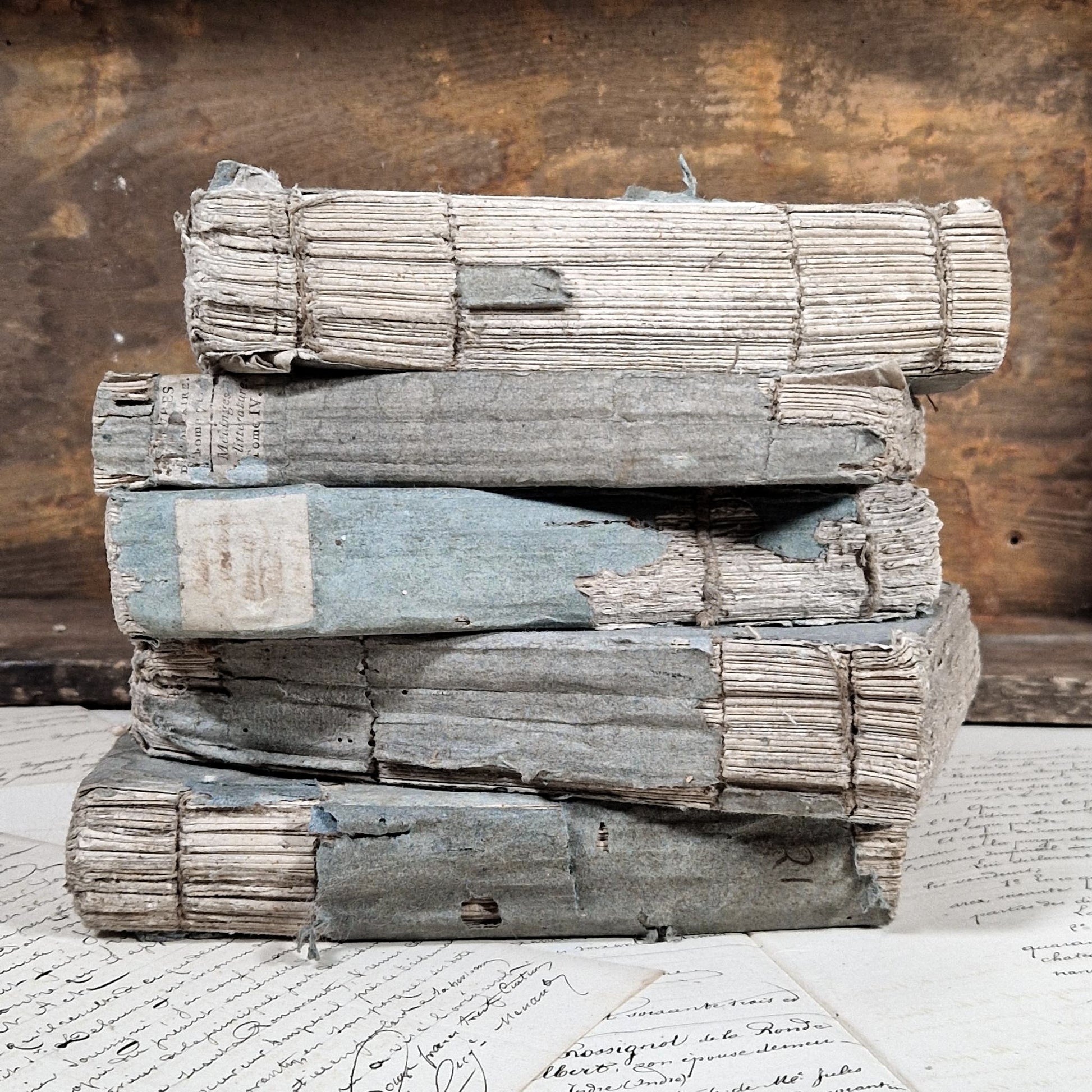 livres decoratifs papier ancien