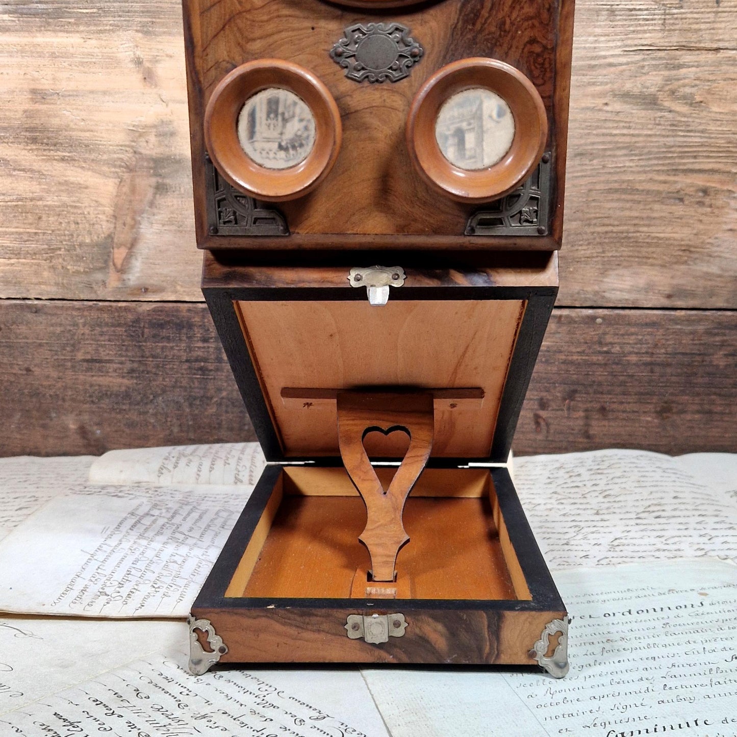 loupe photos de table XIXe