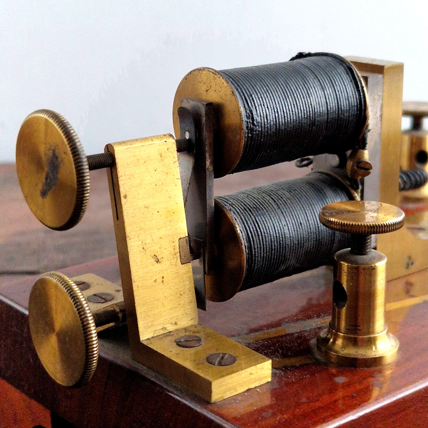 materiel de laboratoire électricité 1890