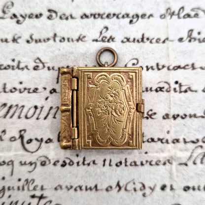 medaillon photos ancien livre