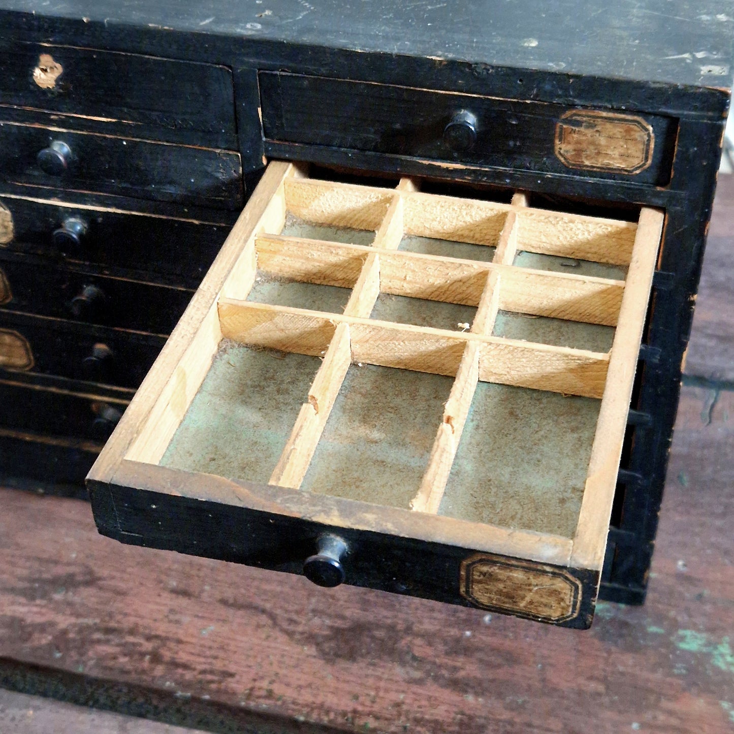 meuble de rangement horloger ancien