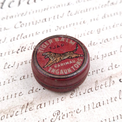 Mini boîte ancienne « Tiger Balm – Eng Aun Tong »