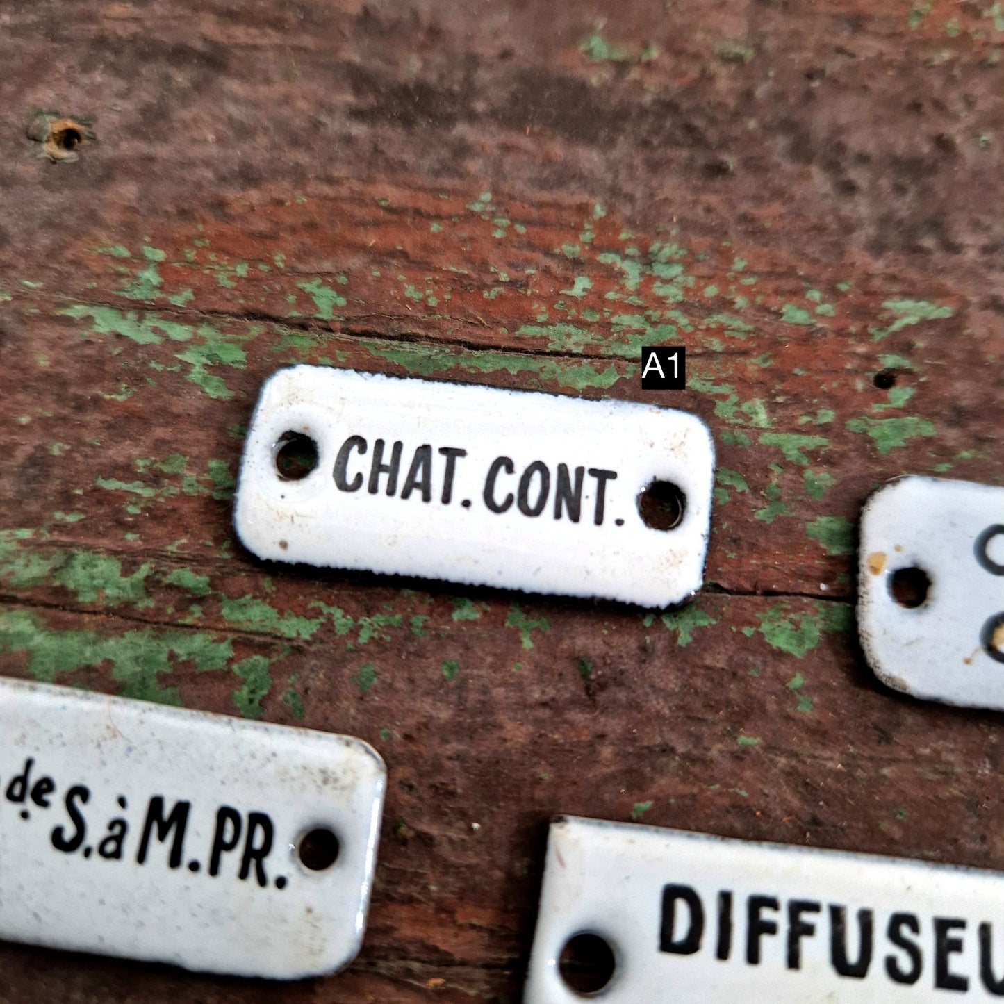 mini plaque emaillee industrielle ancienne