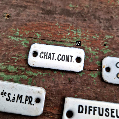 mini plaque emaillee industrielle ancienne